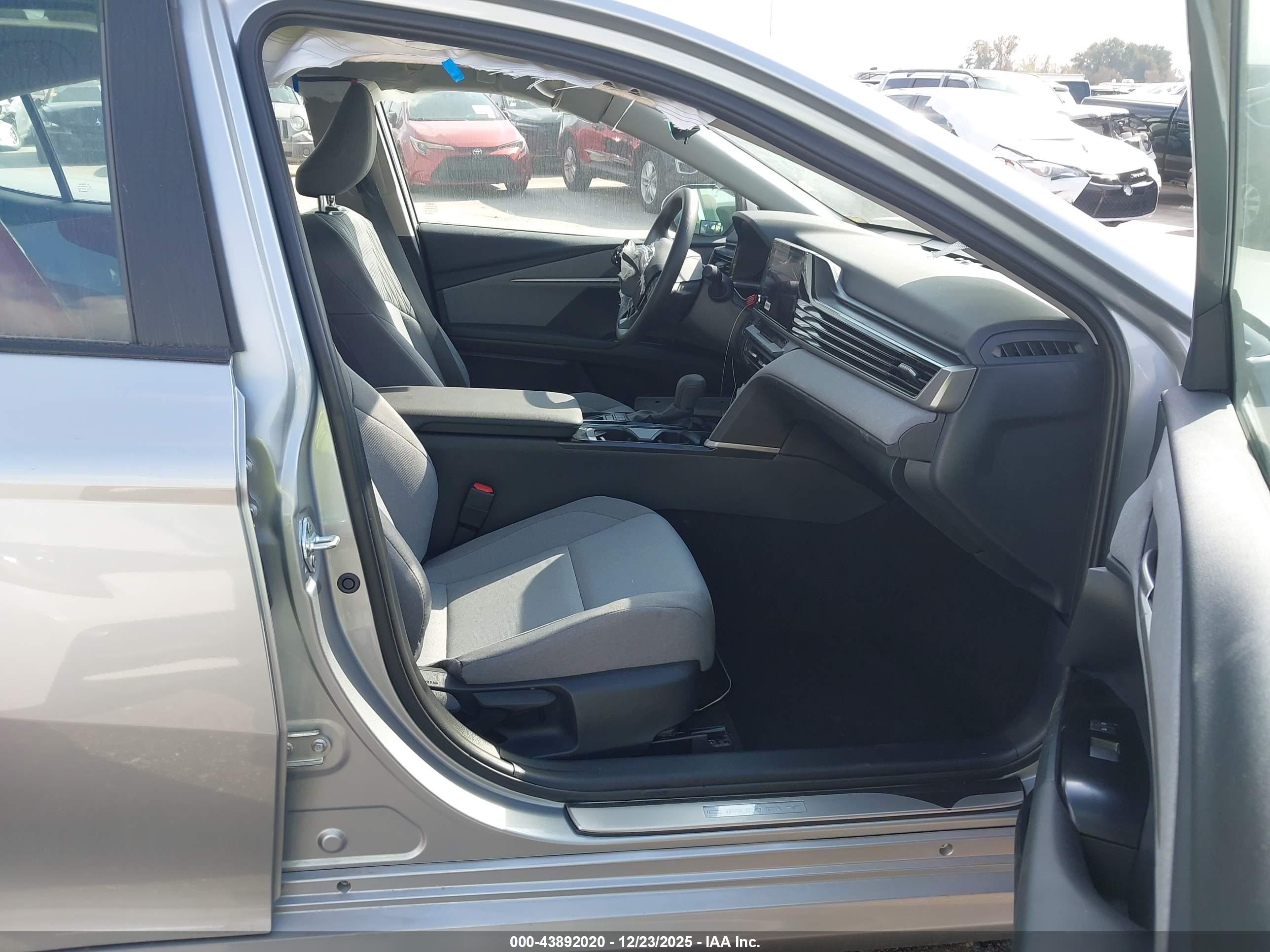 TOYOTA CAMRY image 5