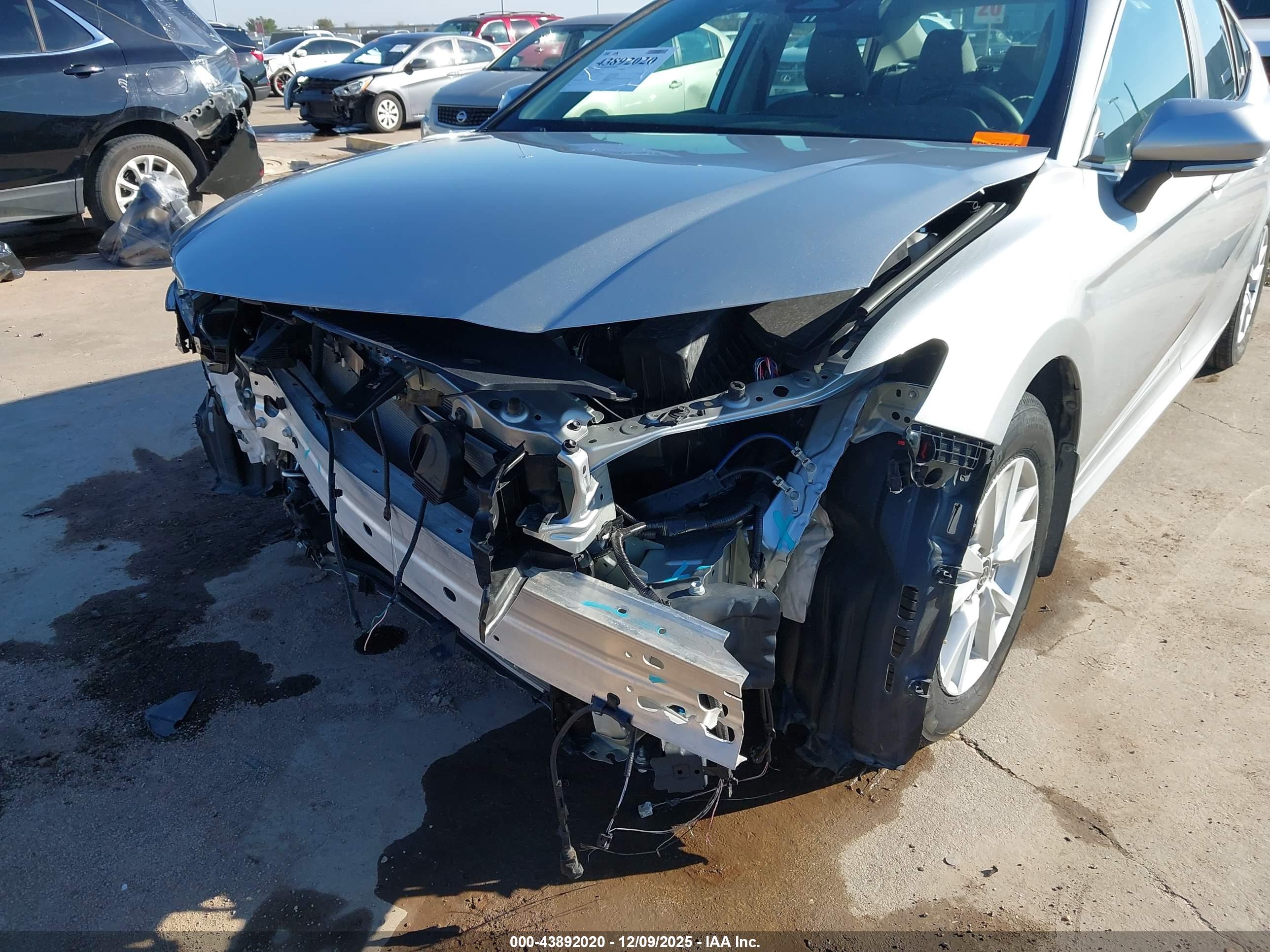 TOYOTA CAMRY image 6