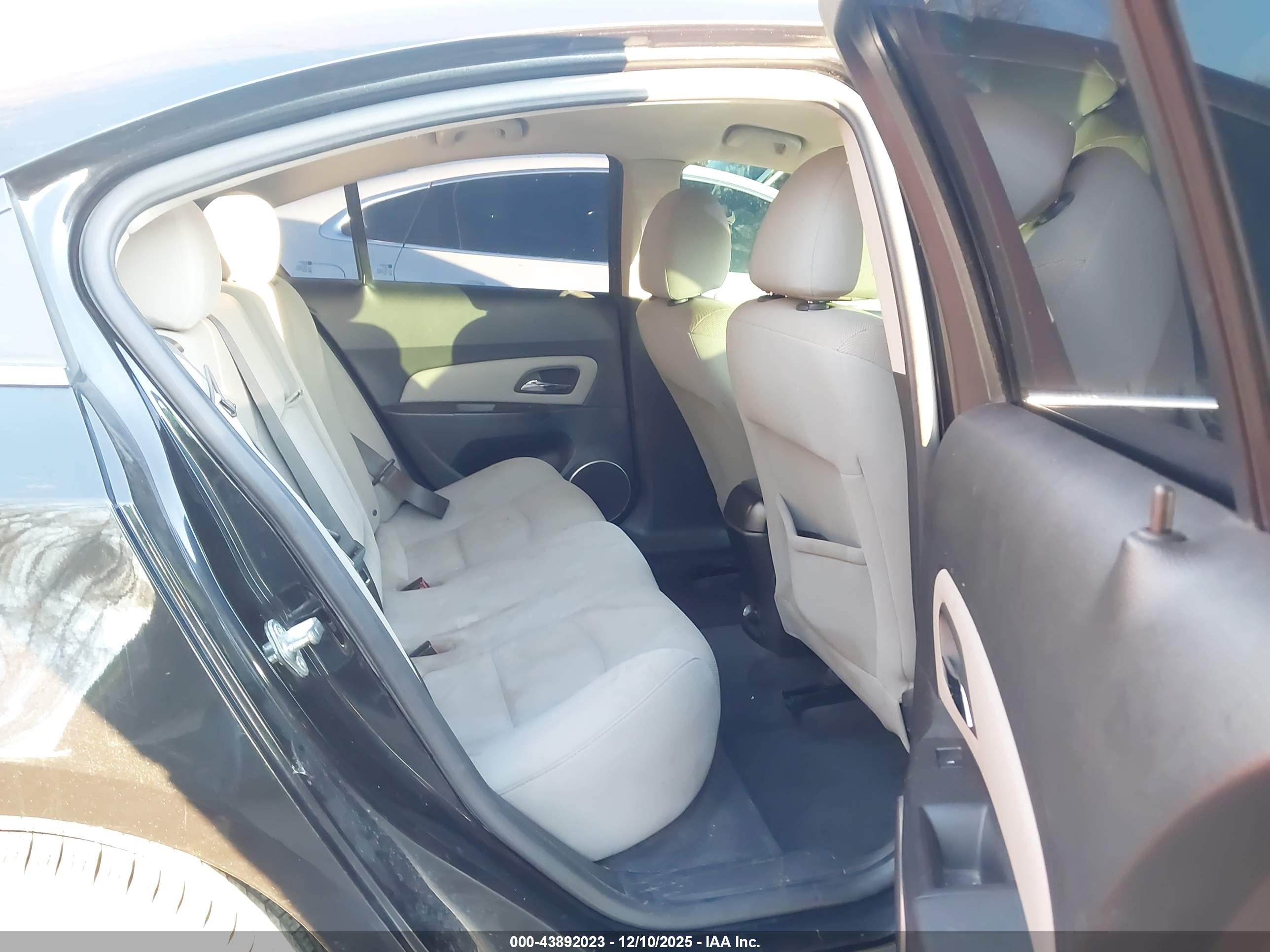 CHEVROLET CRUZE image 8
