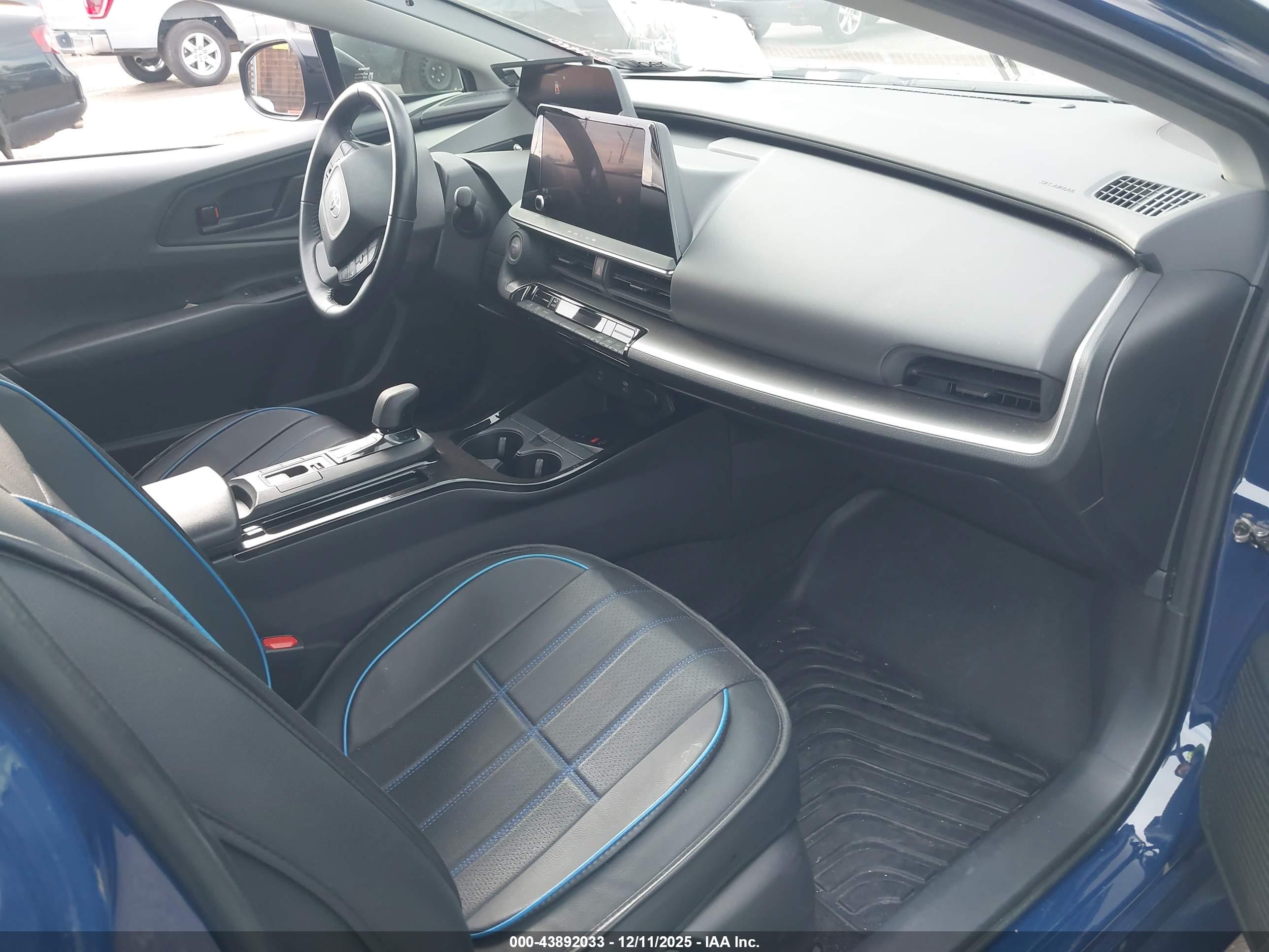 TOYOTA PRIUS image 5