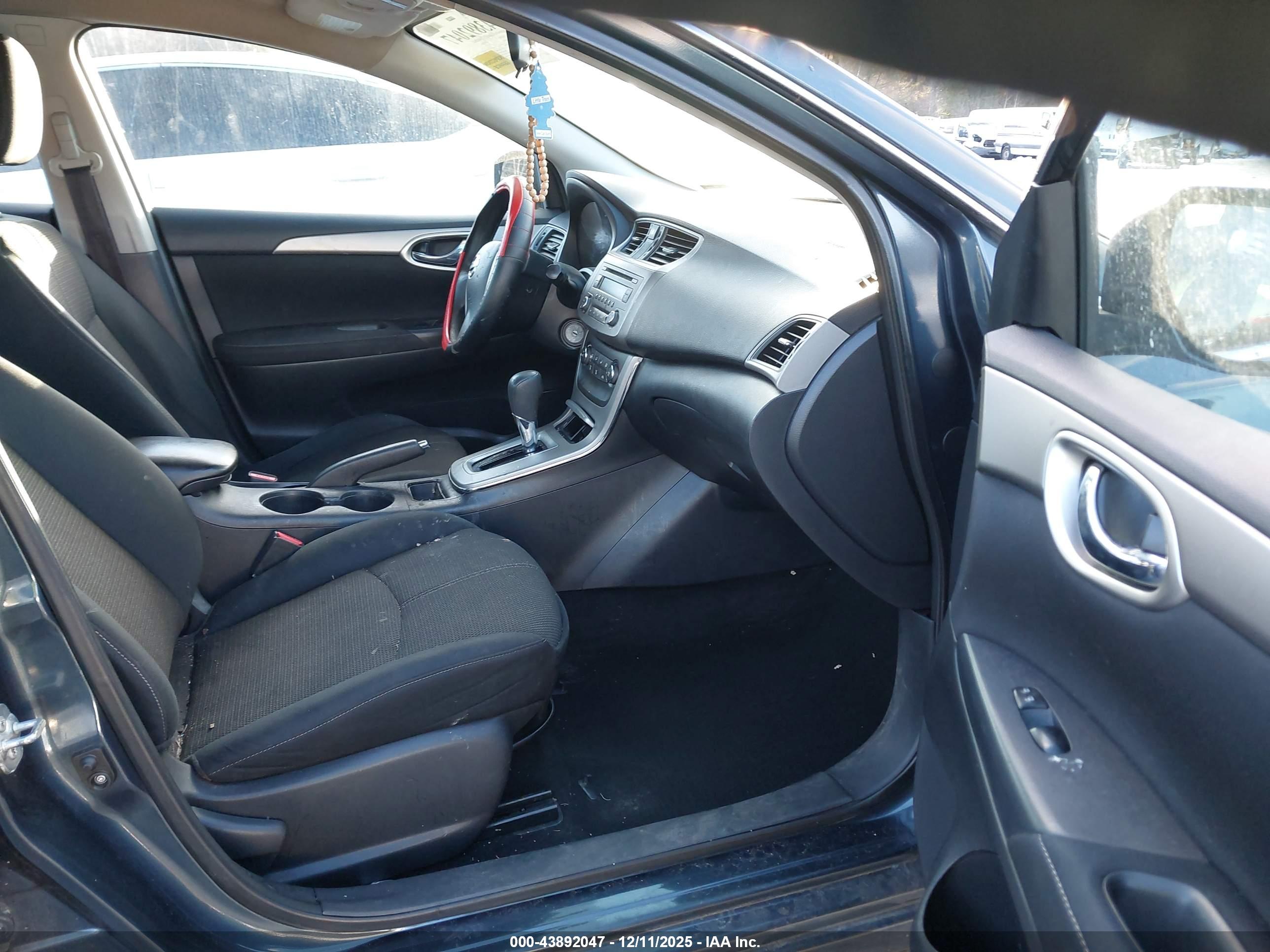 NISSAN SENTRA image 5