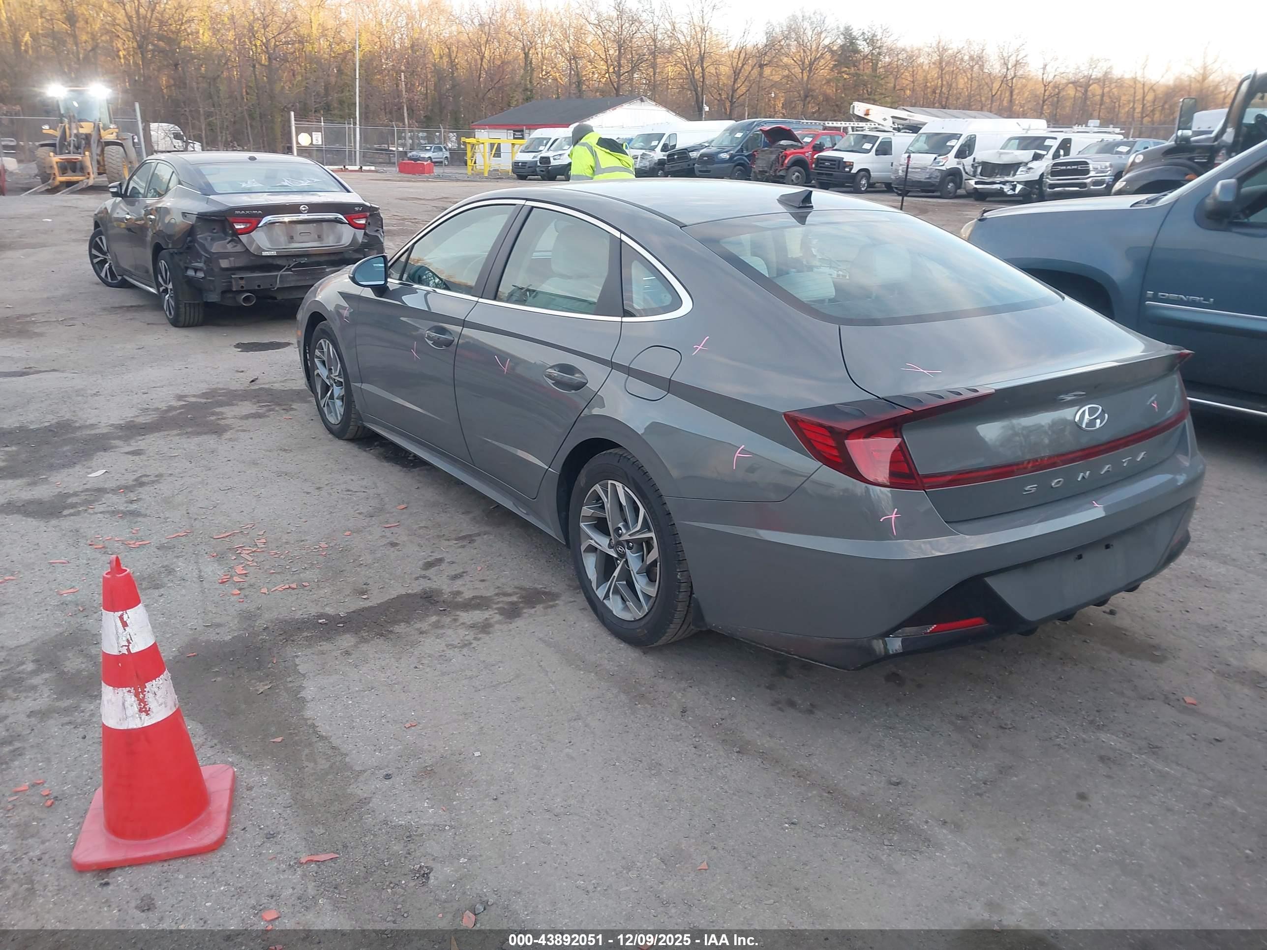 HYUNDAI SONATA image 3