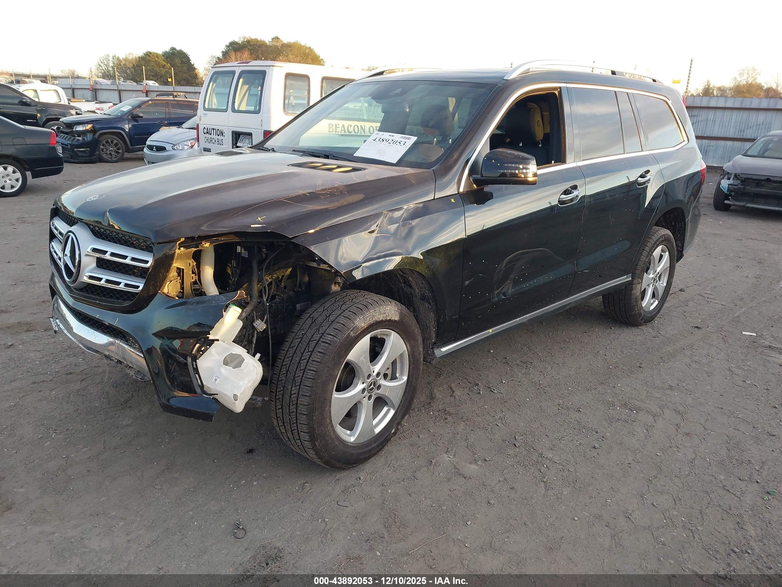 MERCEDES-BENZ GLS image 2
