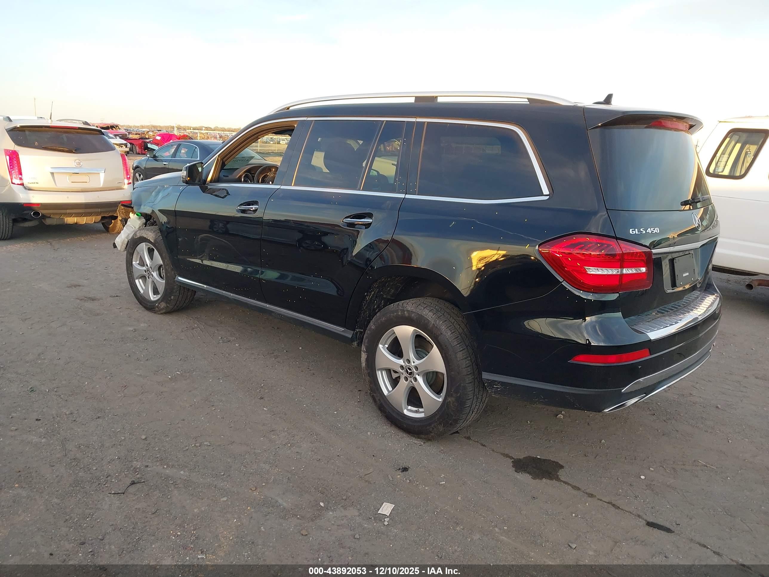 MERCEDES-BENZ GLS image 3