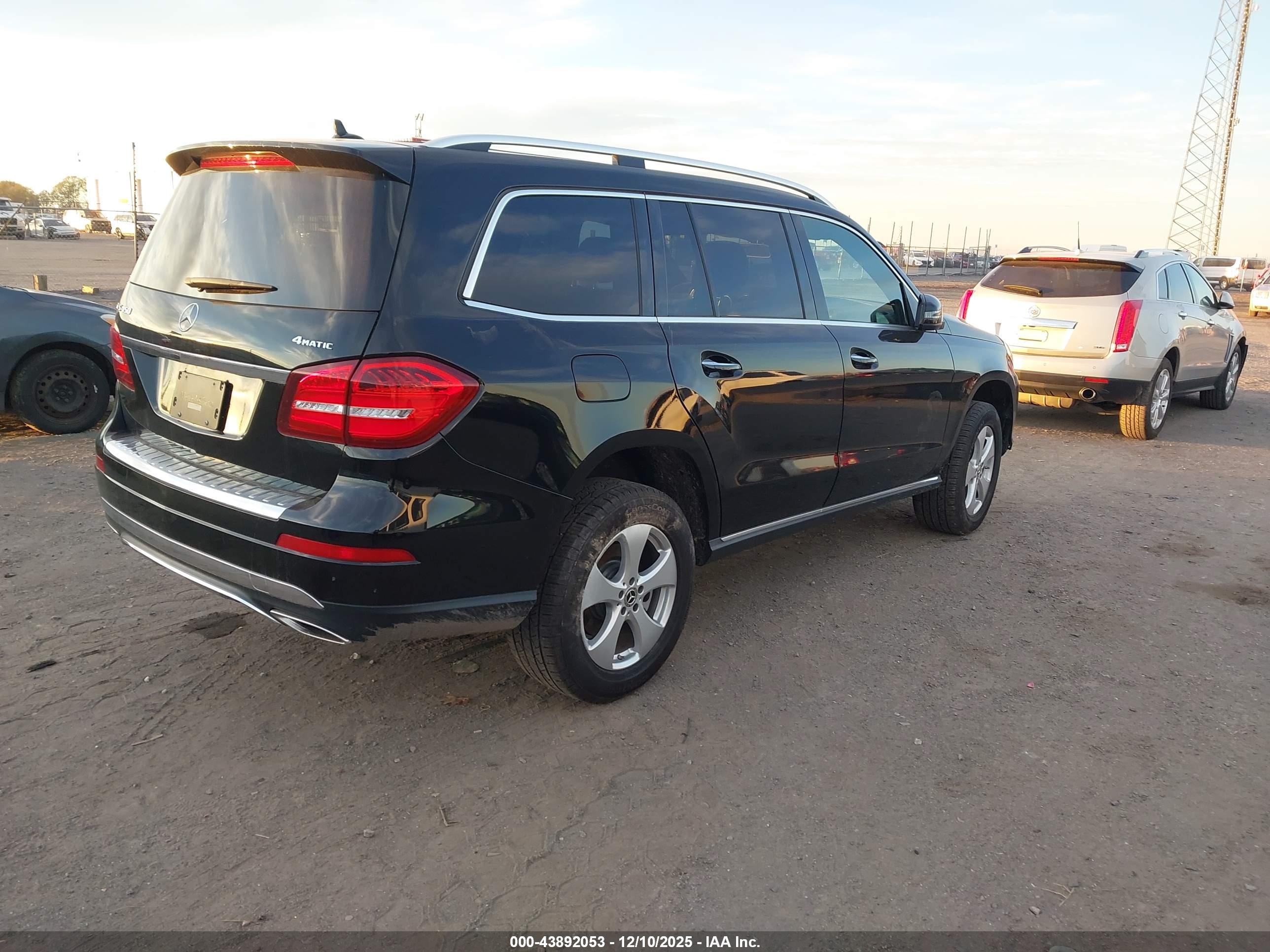 MERCEDES-BENZ GLS image 4