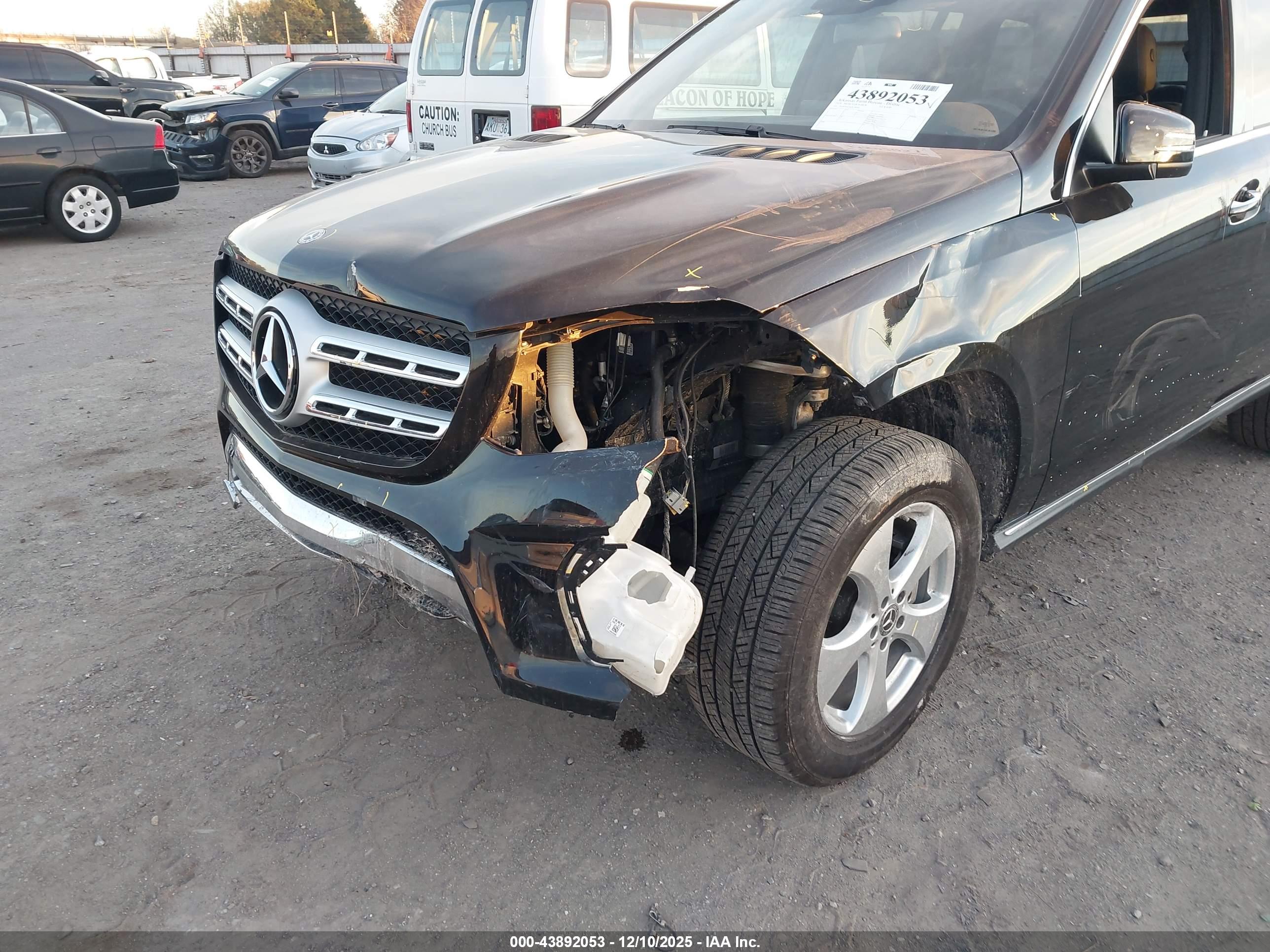 MERCEDES-BENZ GLS image 6