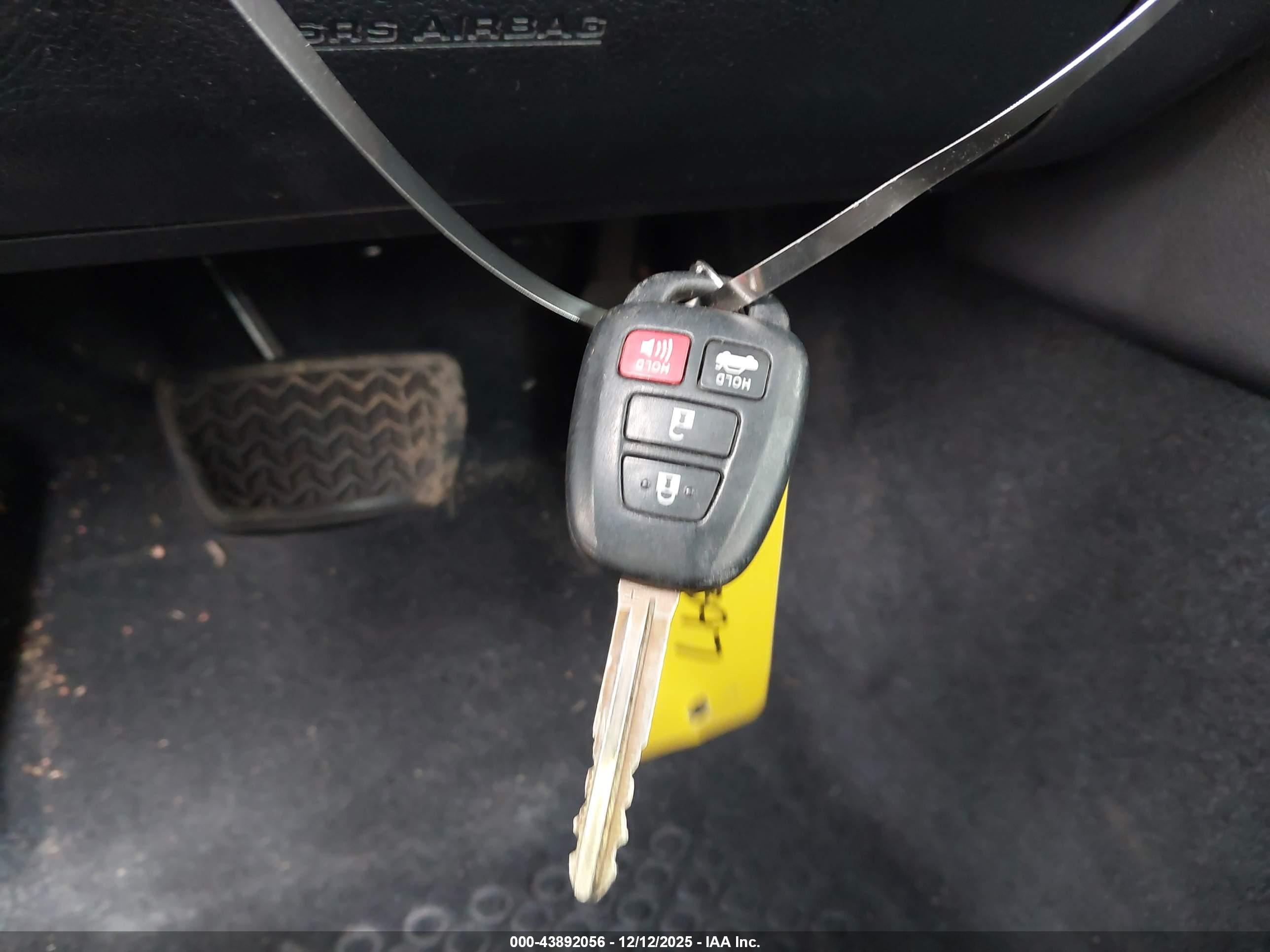 TOYOTA CAMRY image 11