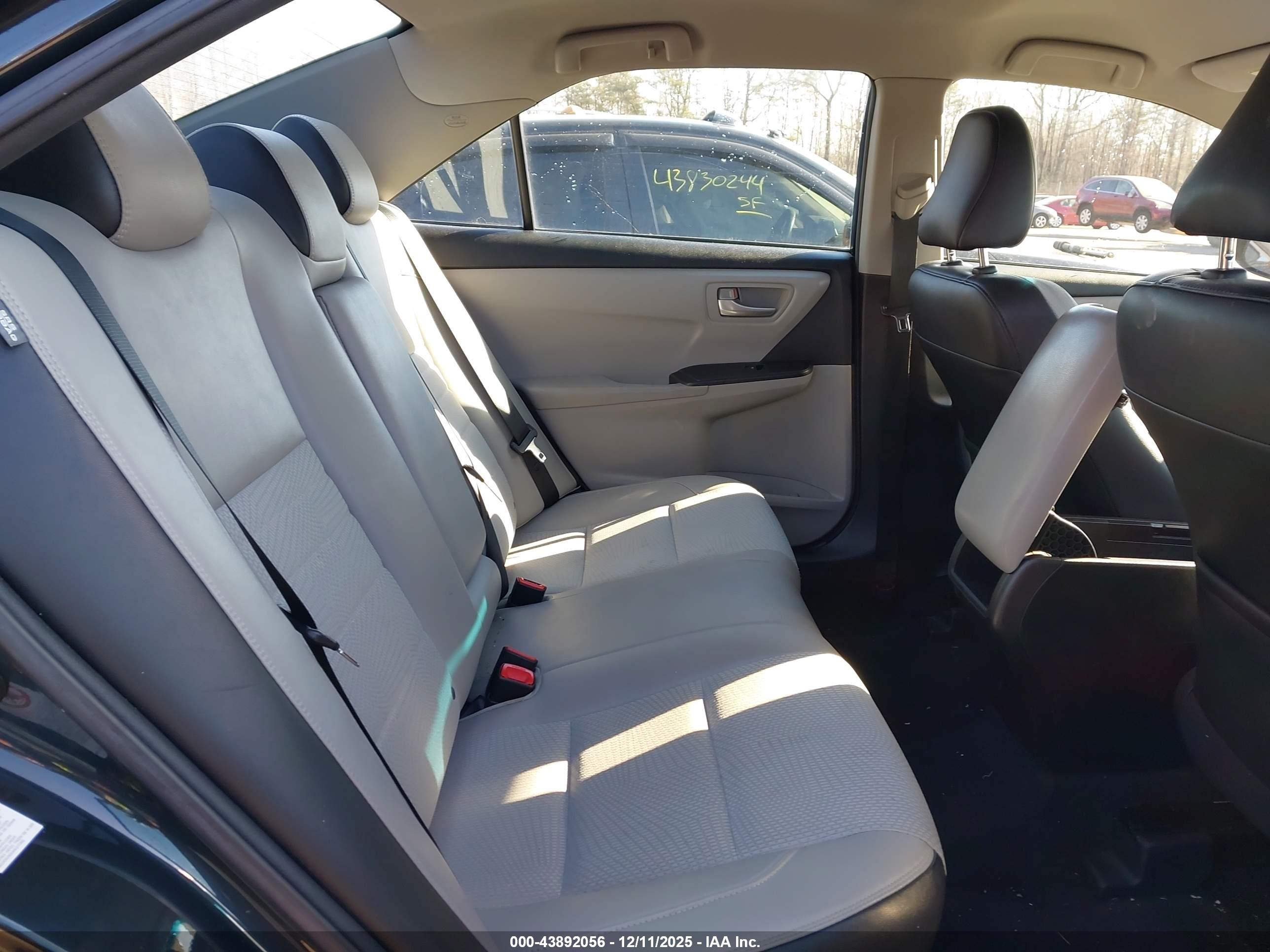 TOYOTA CAMRY image 8