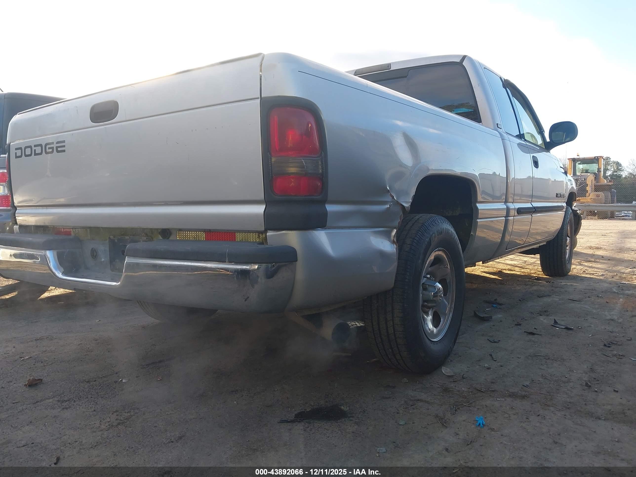 DODGE RAM image 4