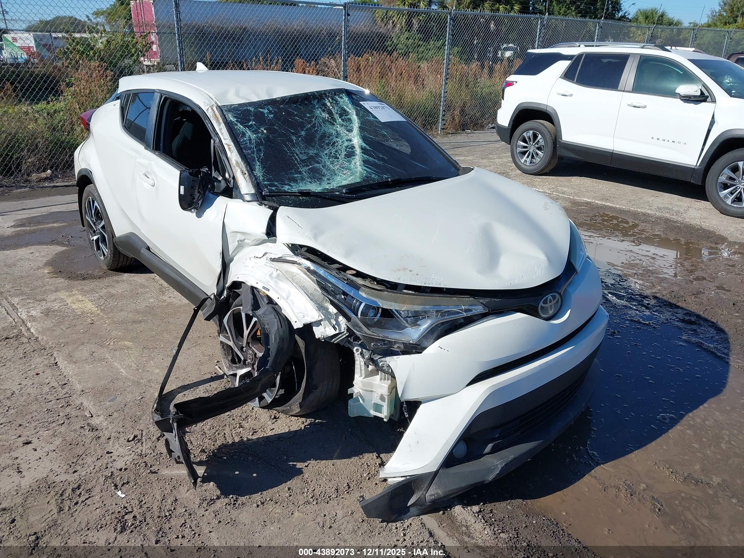 TOYOTA C-HR image 6