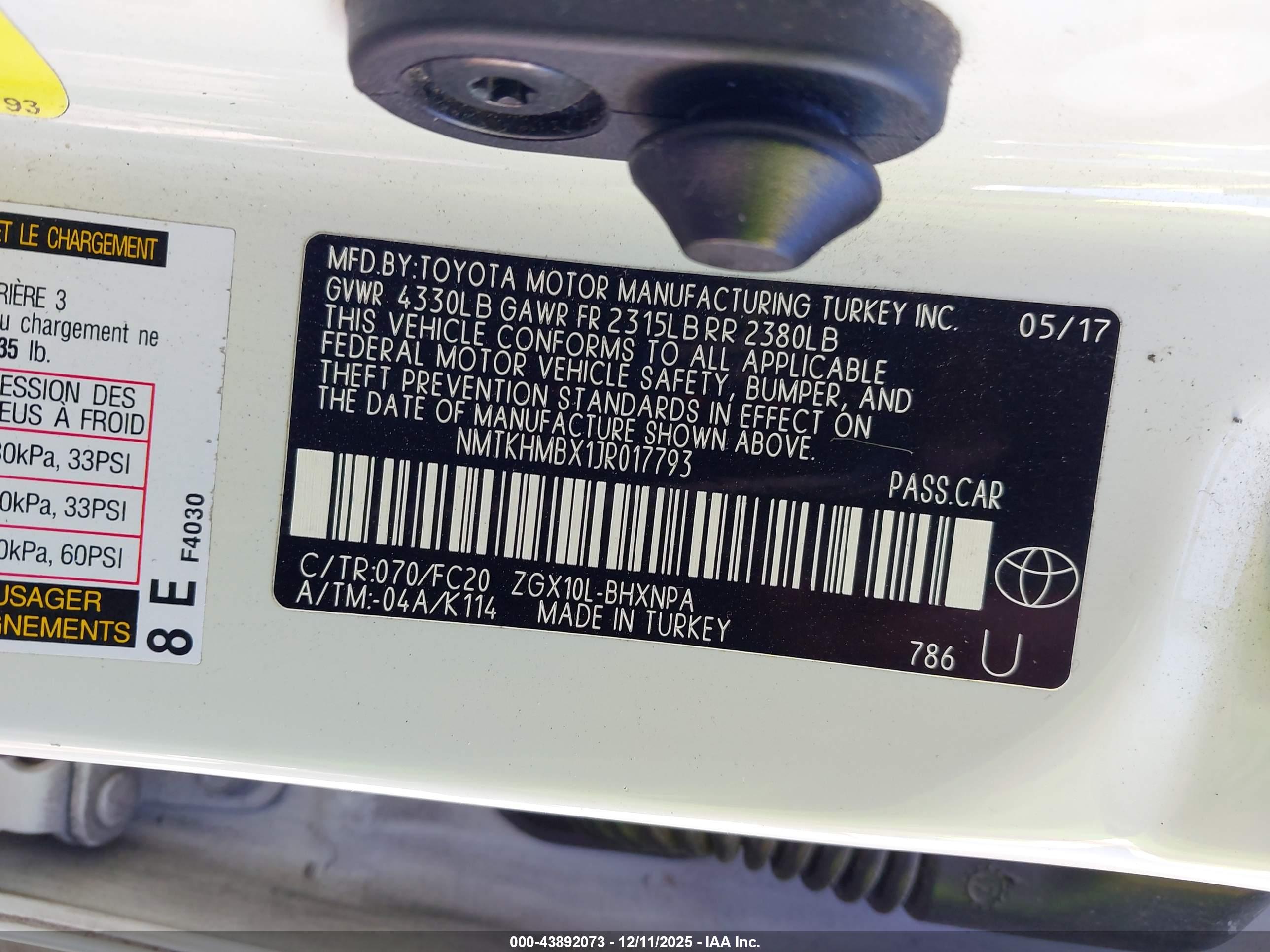 TOYOTA C-HR image 9