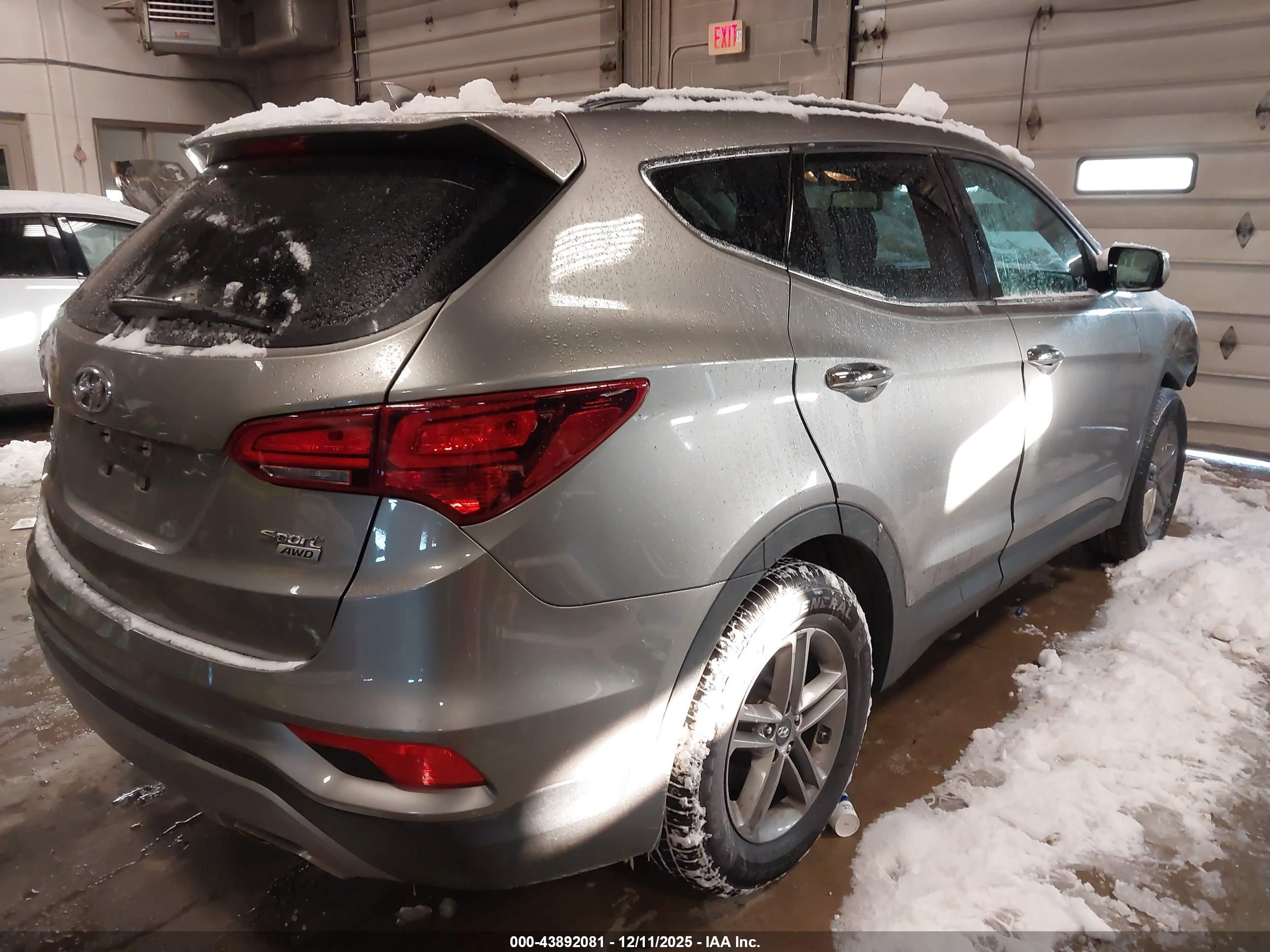 HYUNDAI SANTA image 4