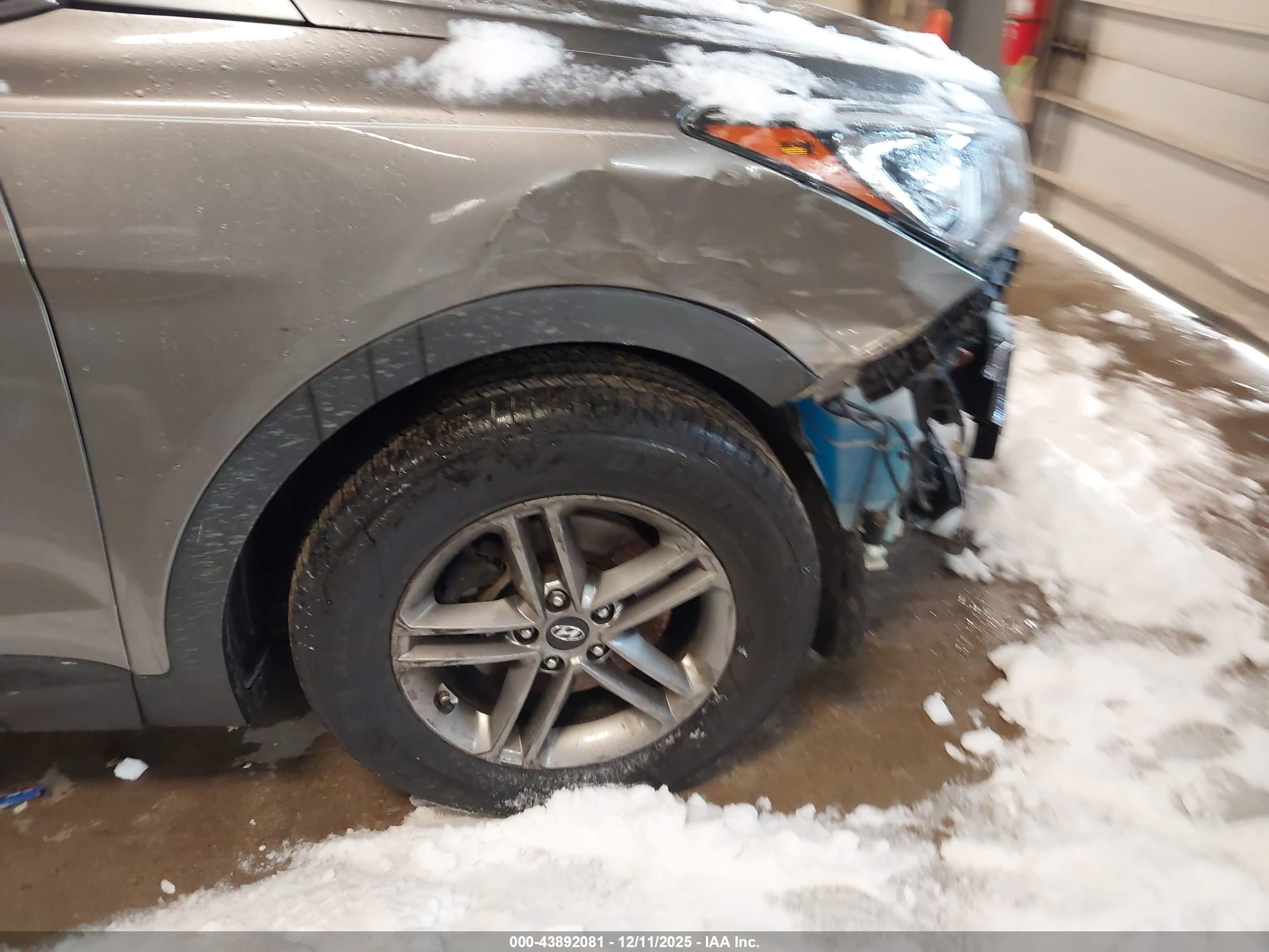 HYUNDAI SANTA image 6