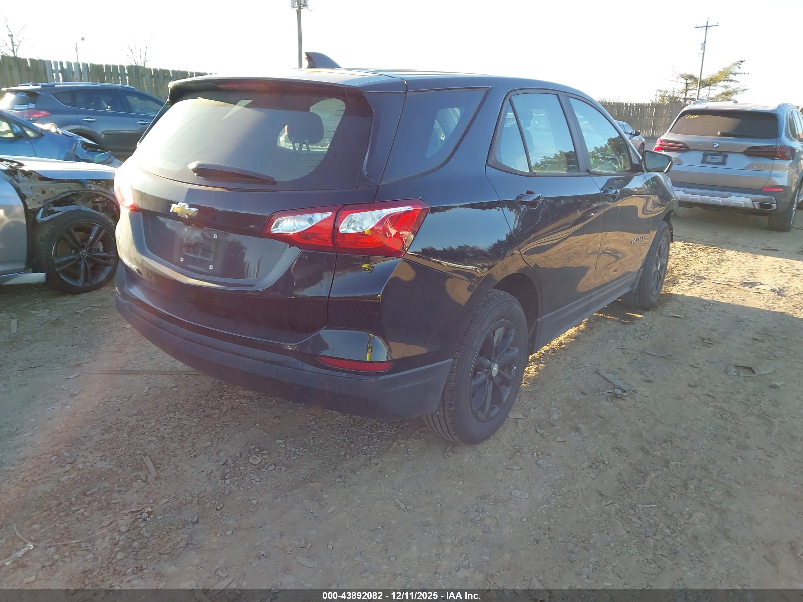 CHEVROLET EQUINOX image 4
