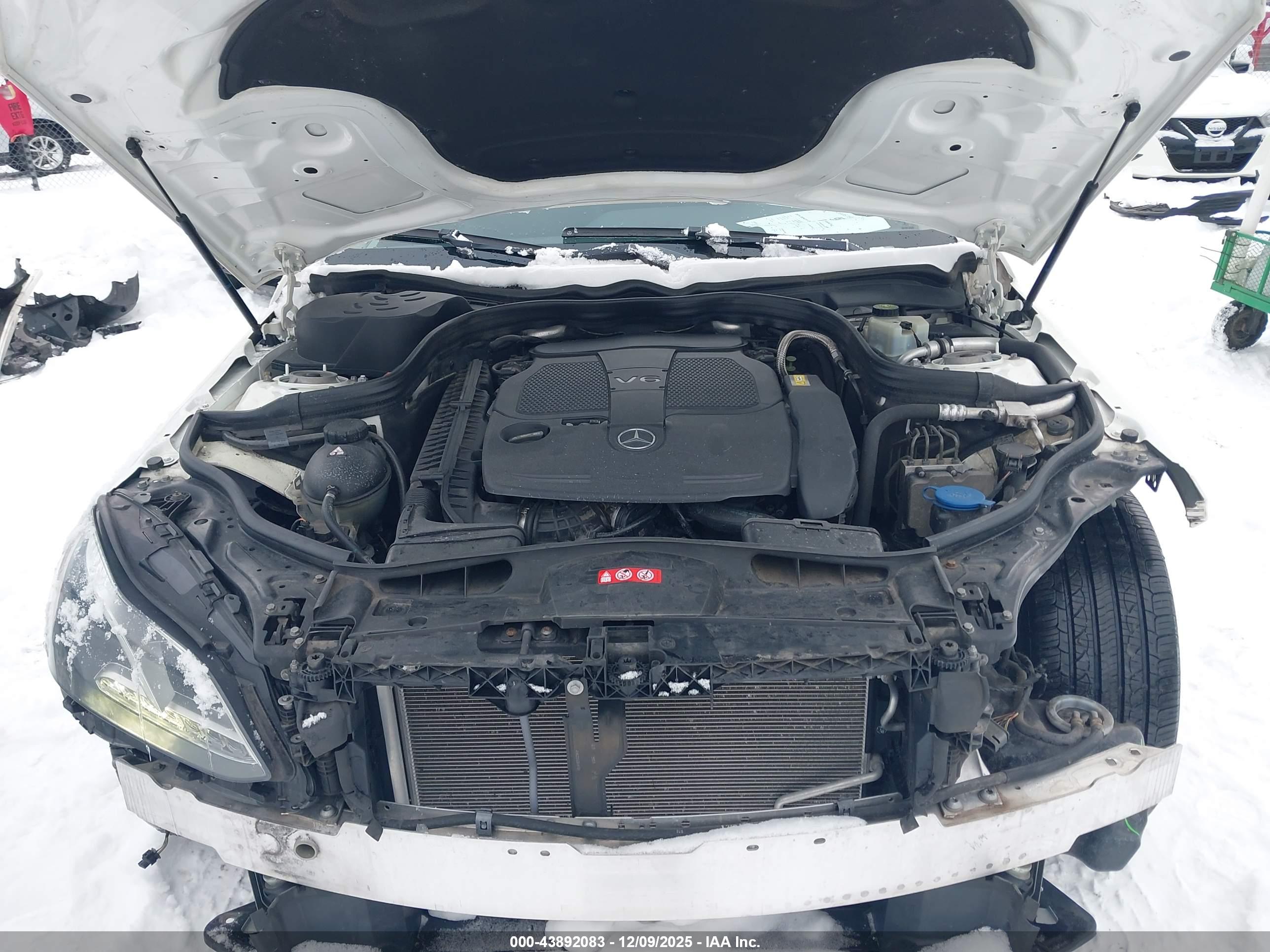 MERCEDES-BENZ E image 10