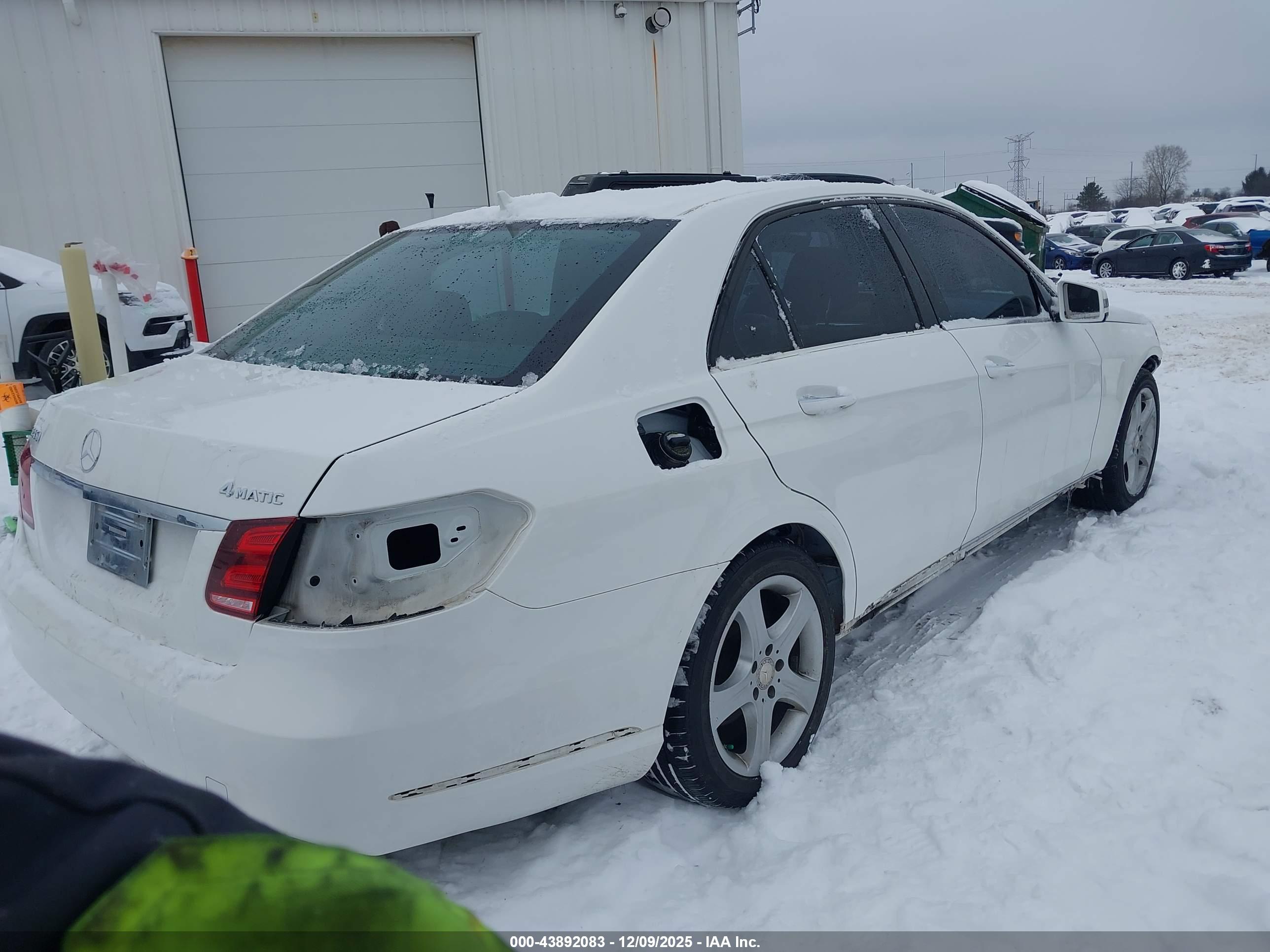 MERCEDES-BENZ E image 4