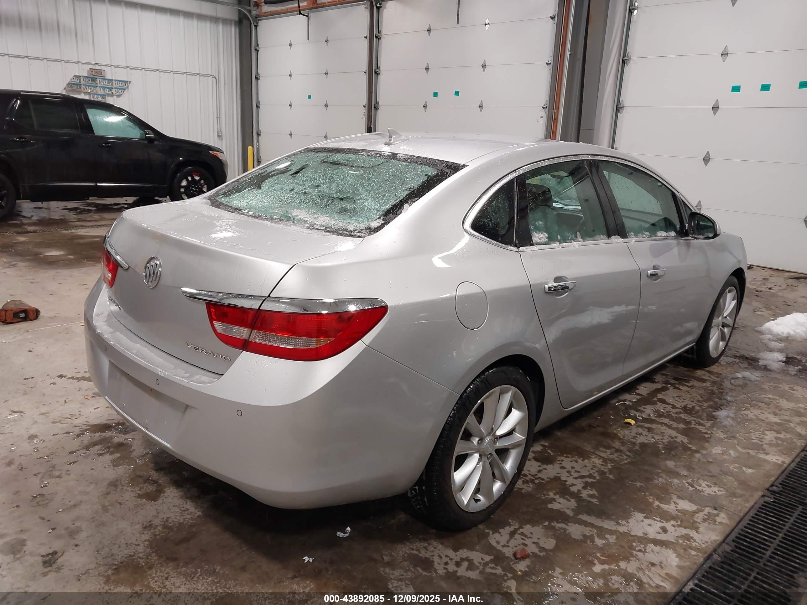 BUICK VERANO image 4