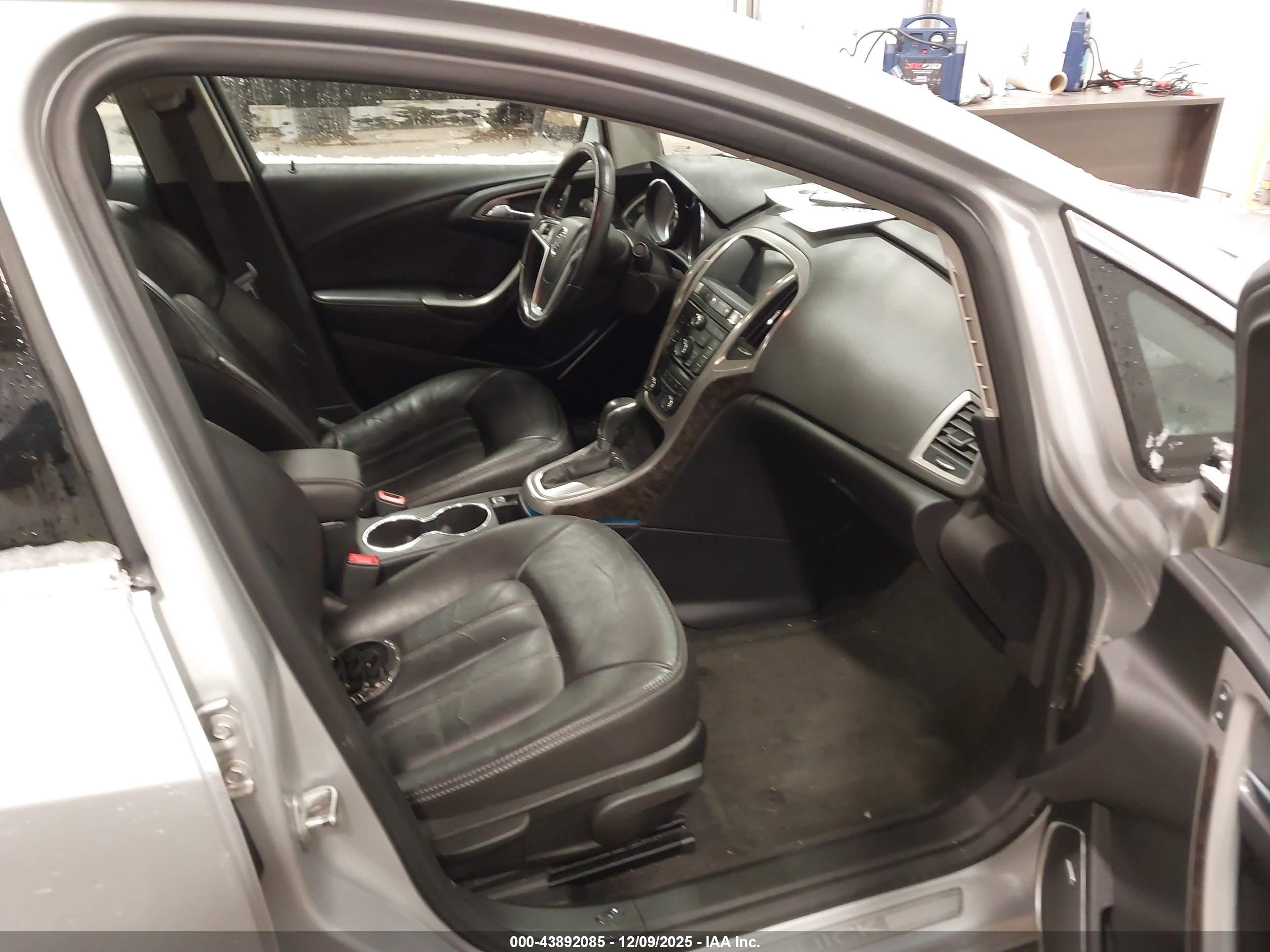 BUICK VERANO image 5