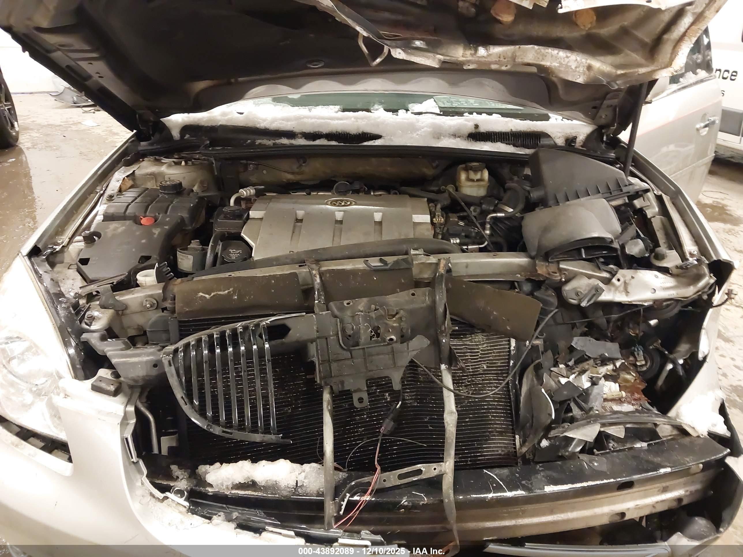 BUICK LUCERNE image 10