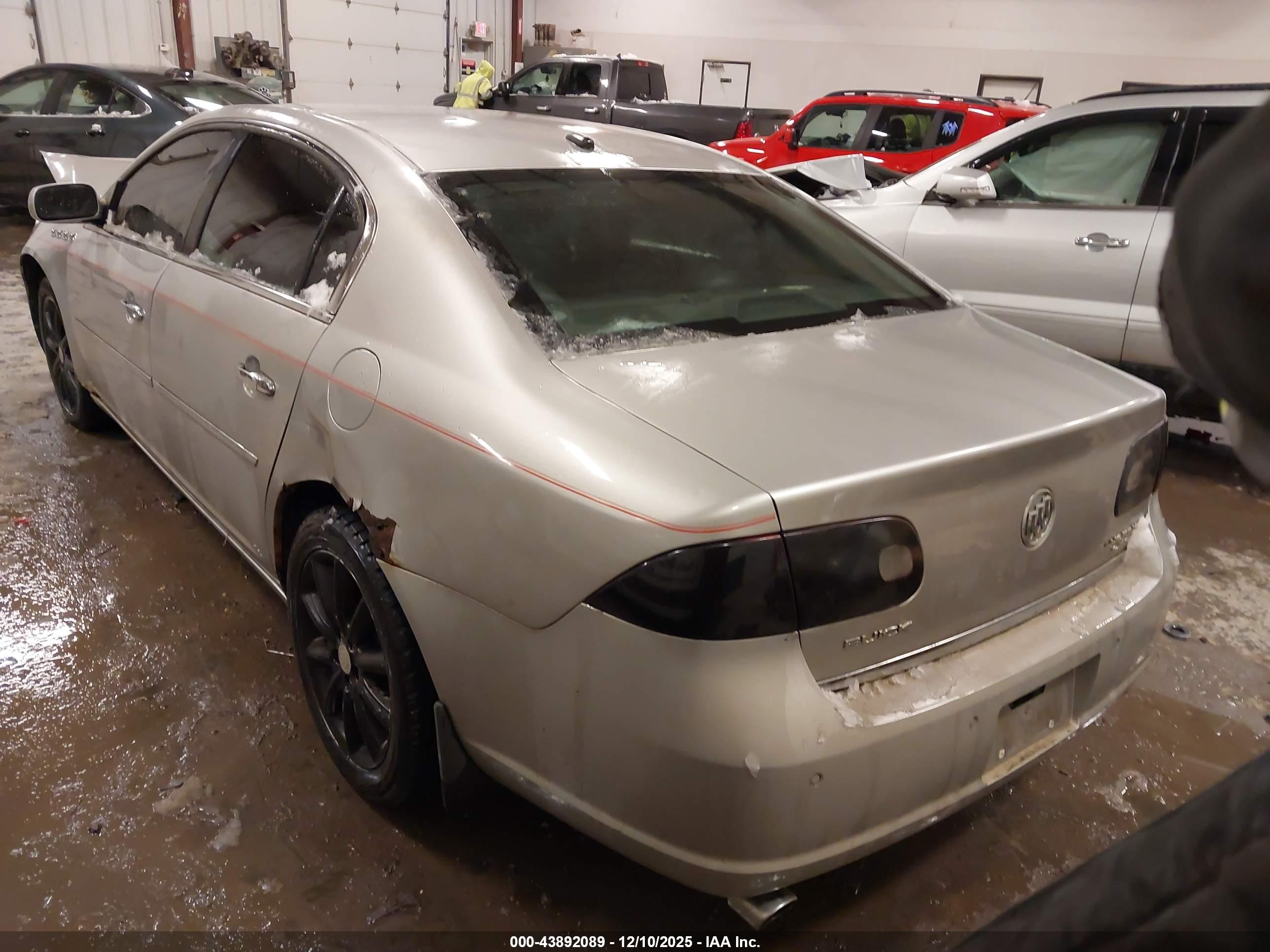 BUICK LUCERNE image 3