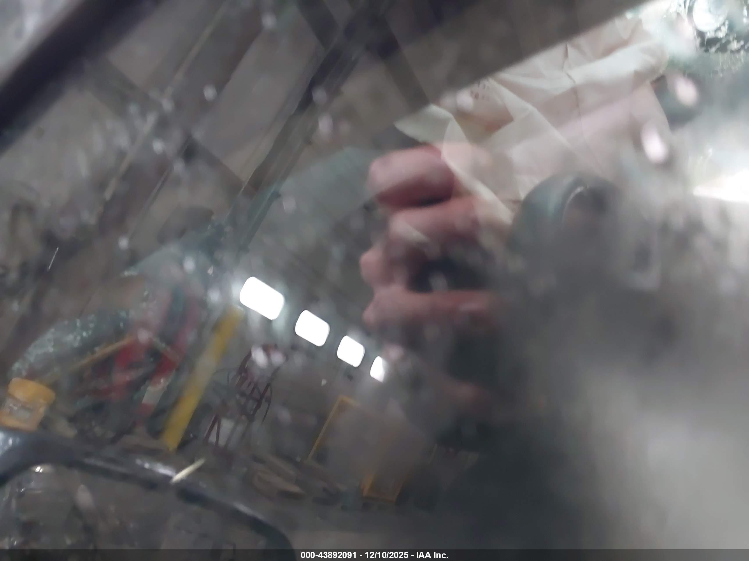 FORD FUSION image 7