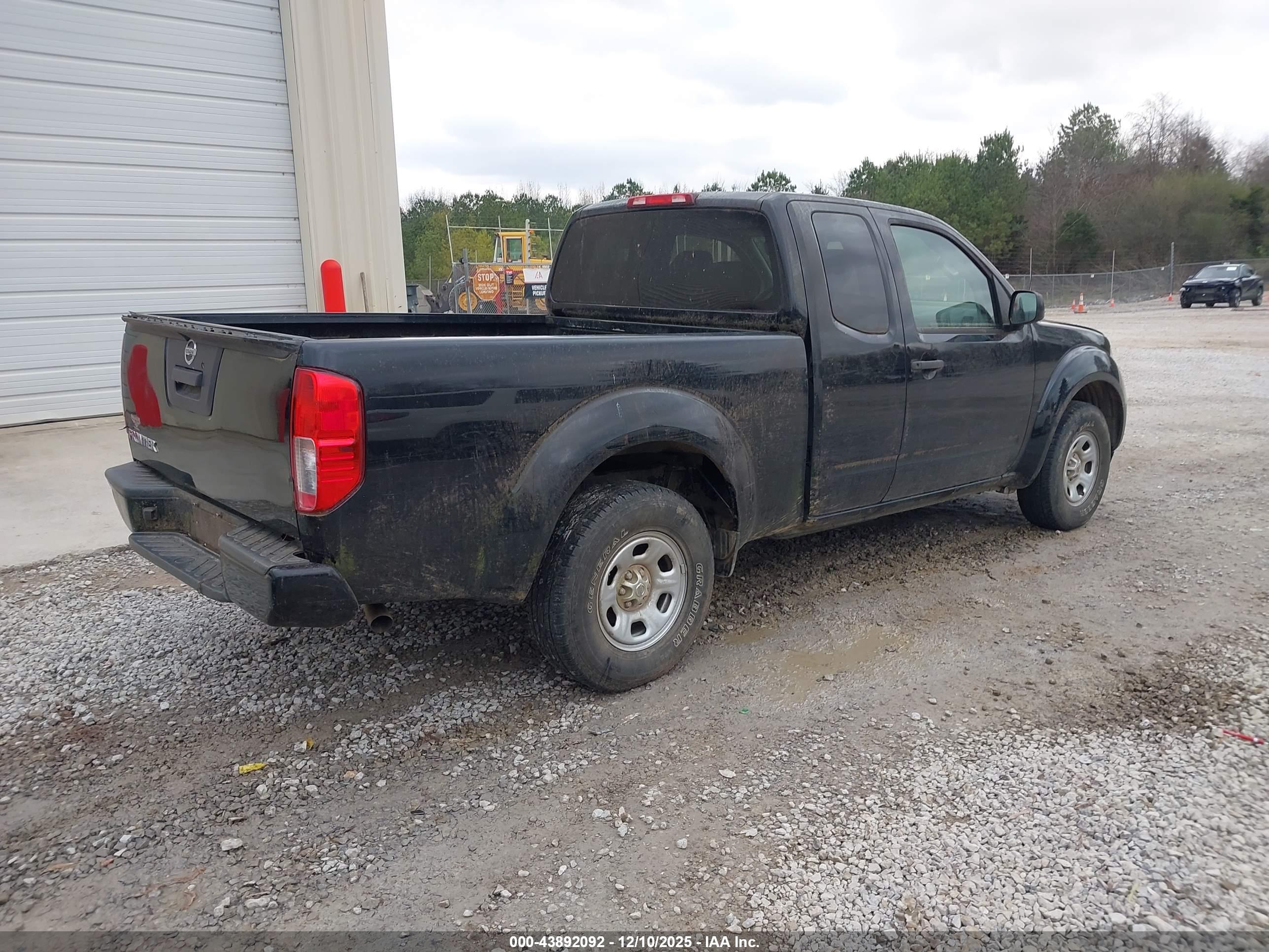 NISSAN FRONTIER image 4