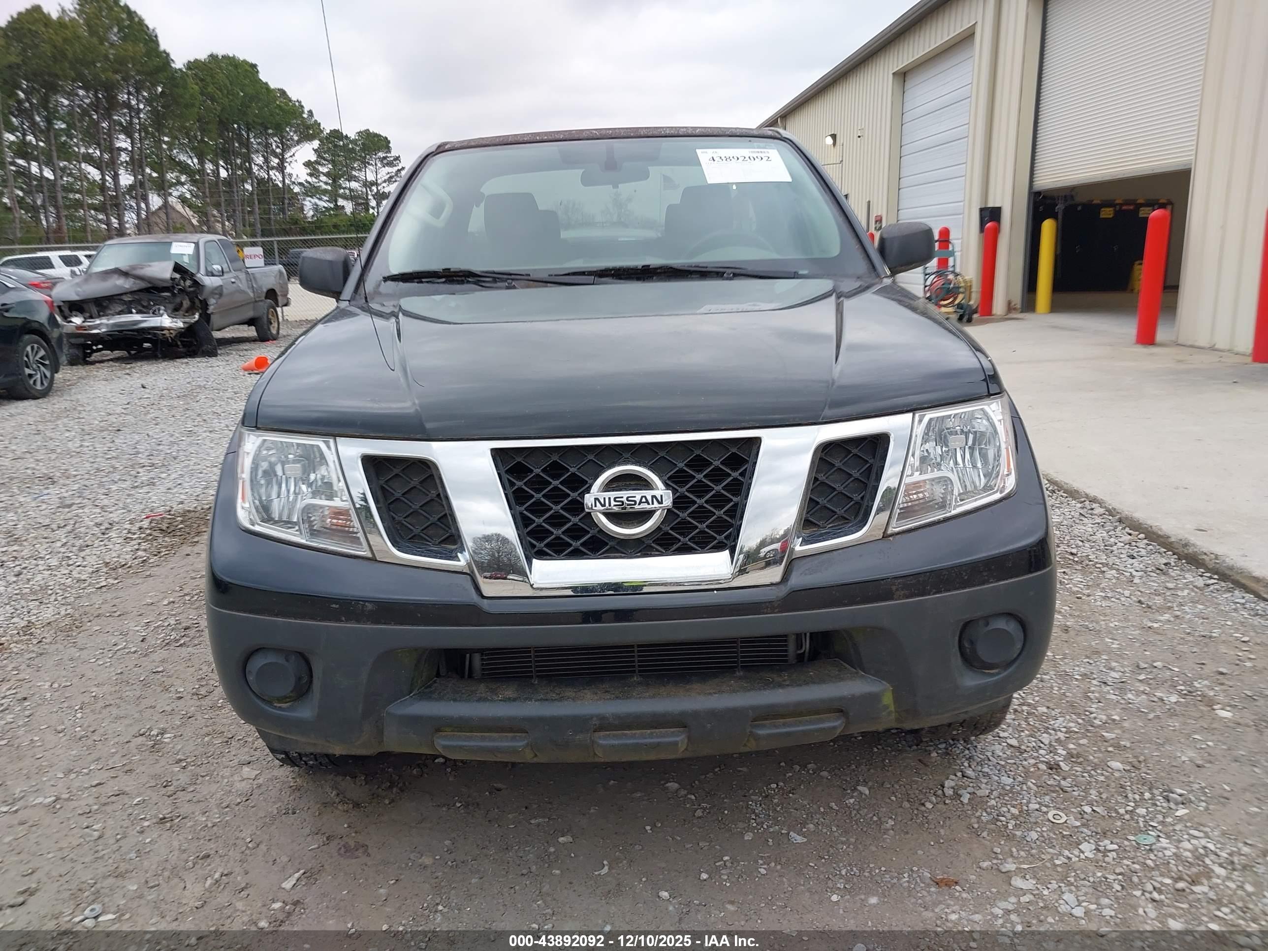 NISSAN FRONTIER image 6