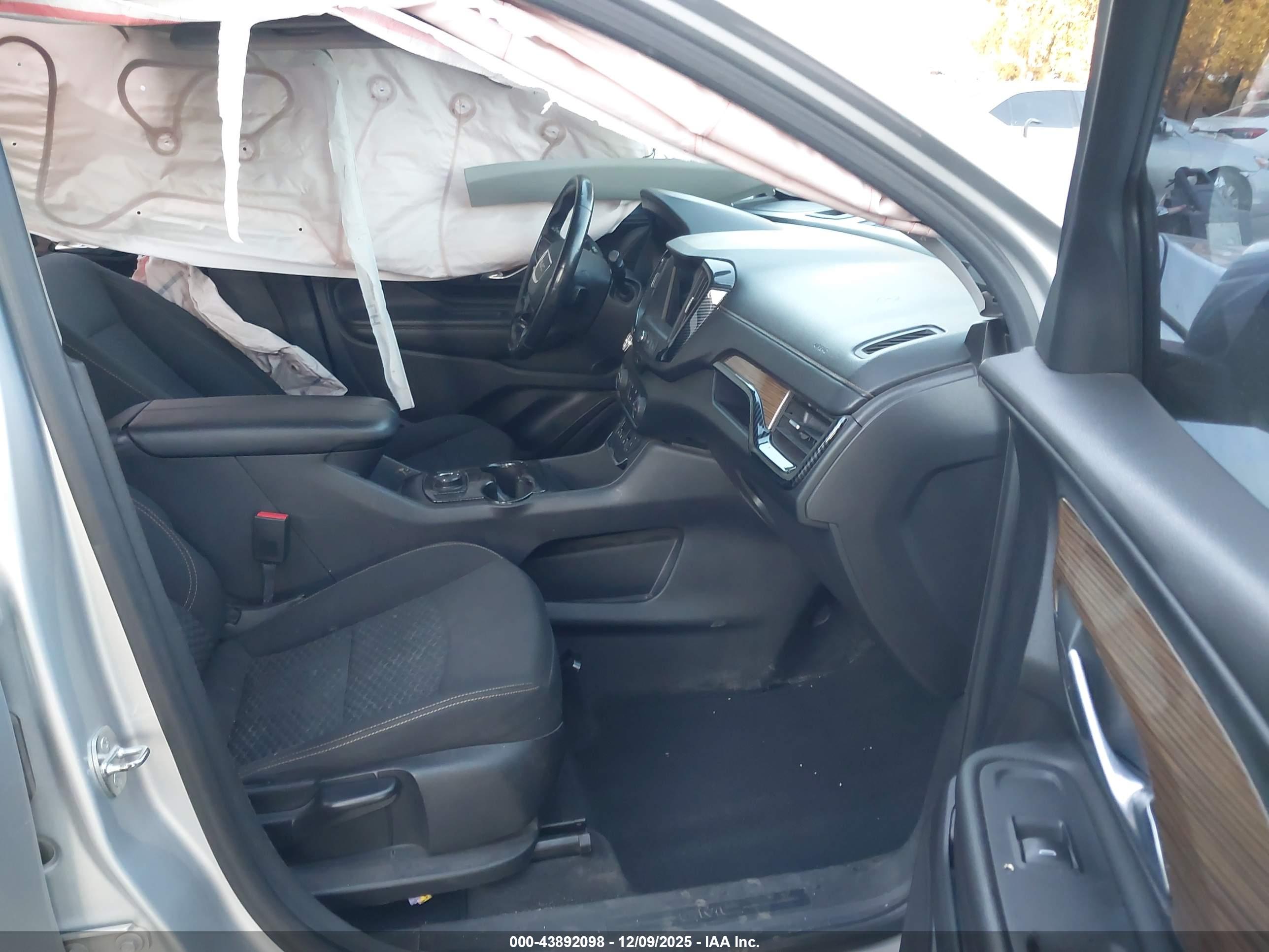 GMC TERRAIN image 5
