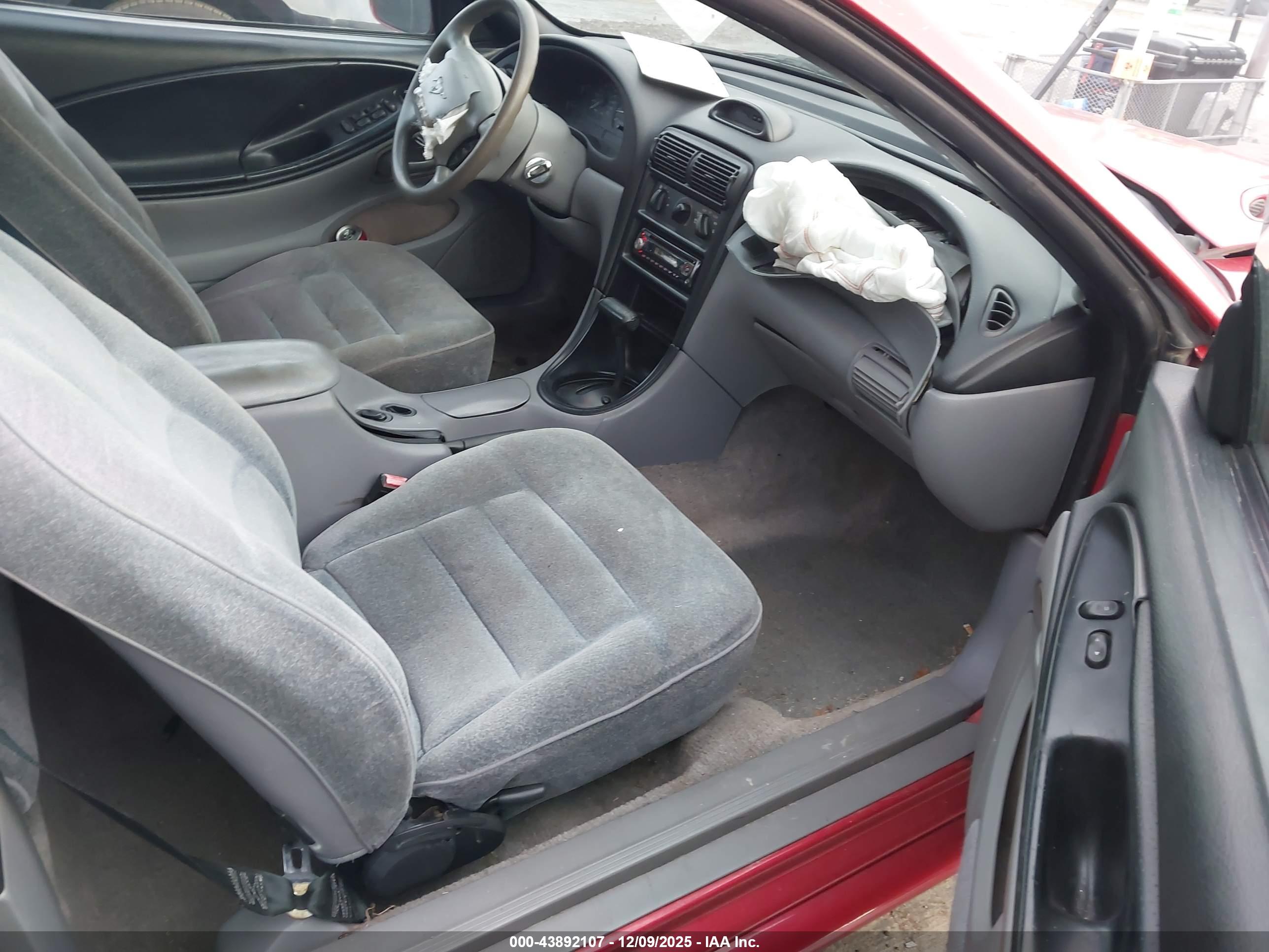 FORD MUSTANG image 5