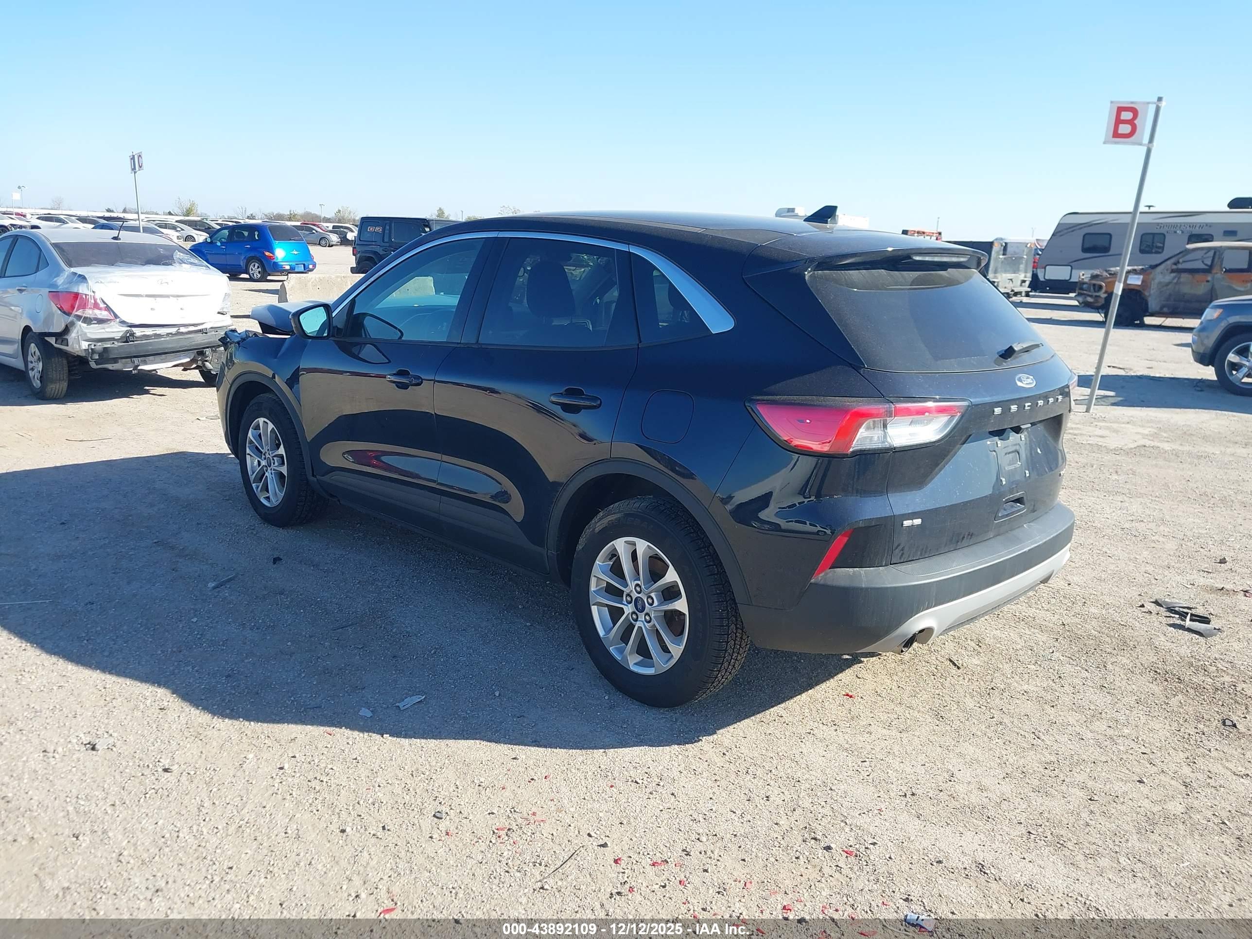 FORD ESCAPE image 3