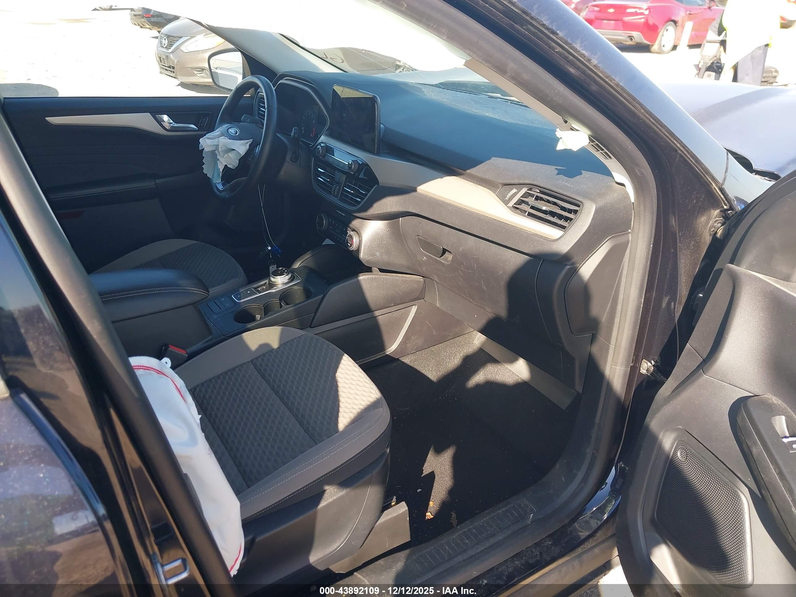 FORD ESCAPE image 5