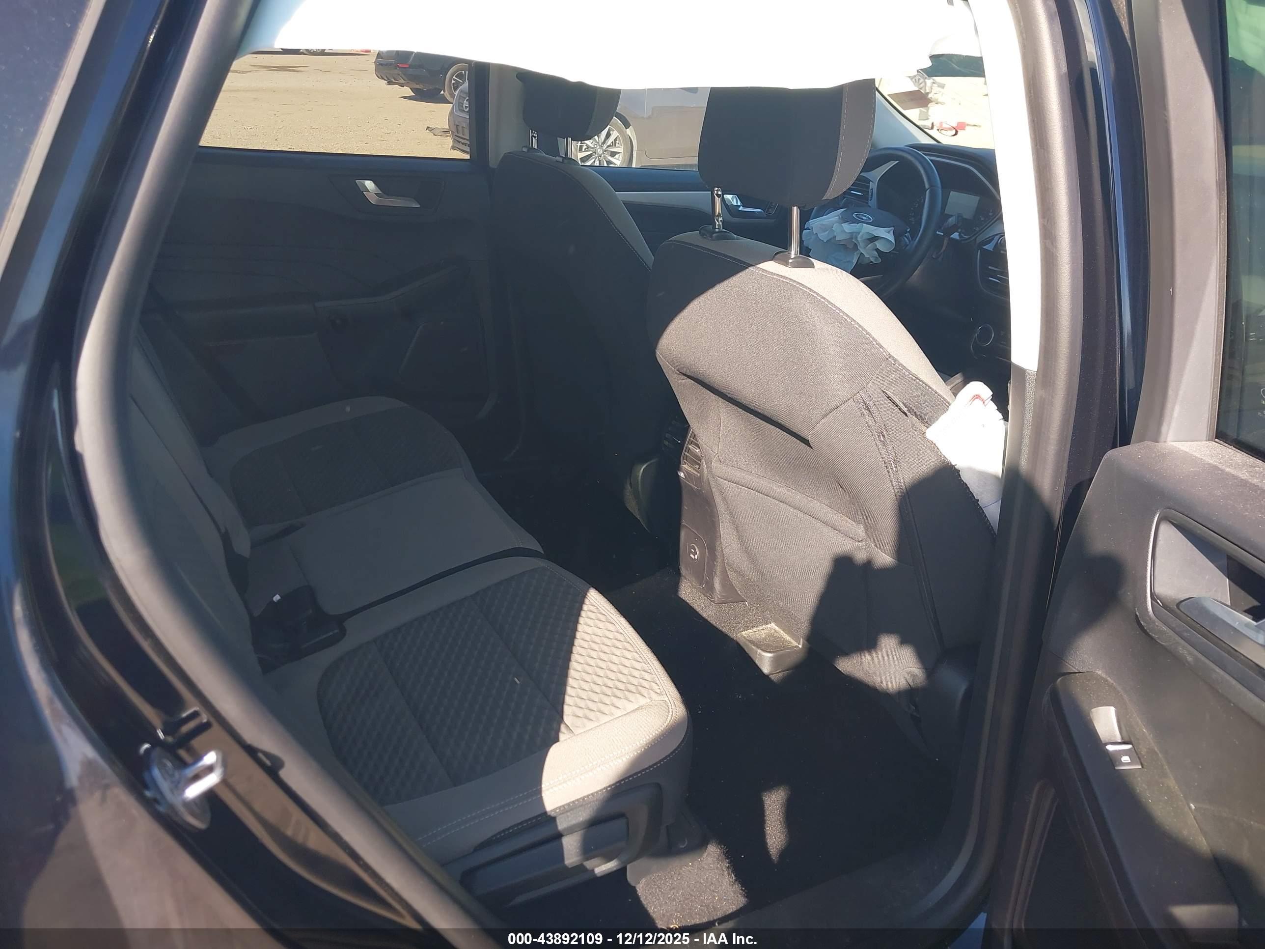 FORD ESCAPE image 8