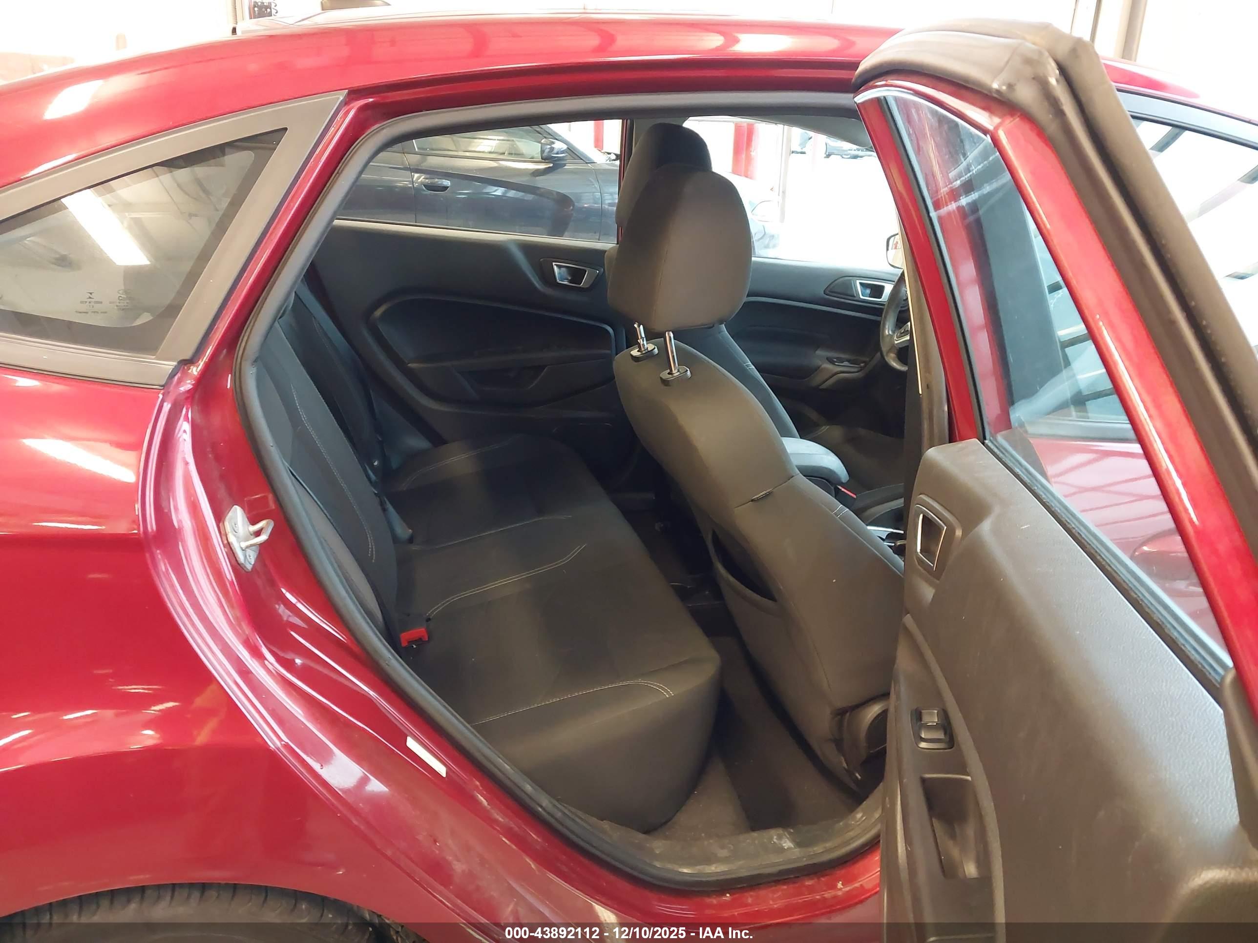 FORD FIESTA image 8