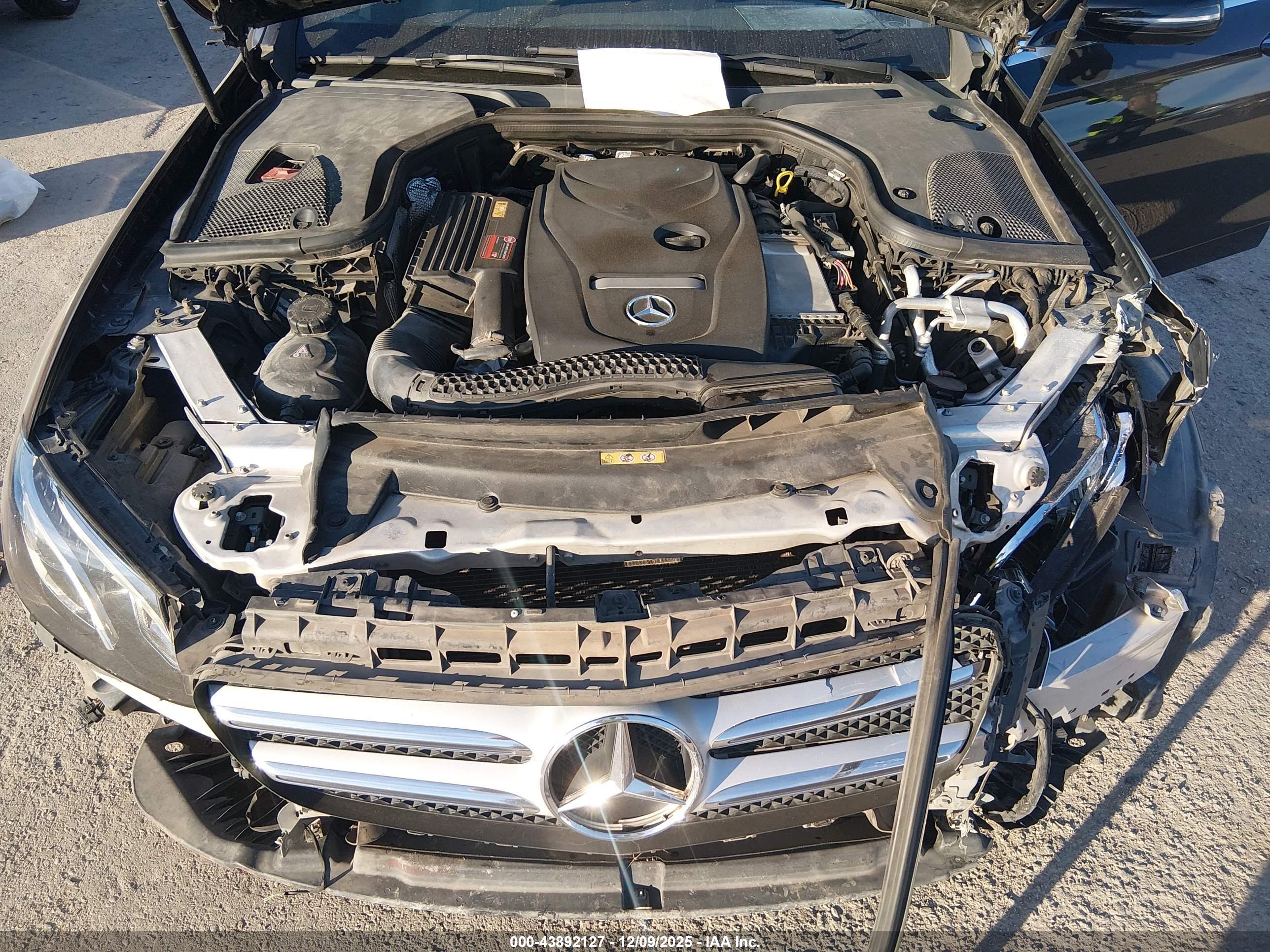 MERCEDES-BENZ E image 10