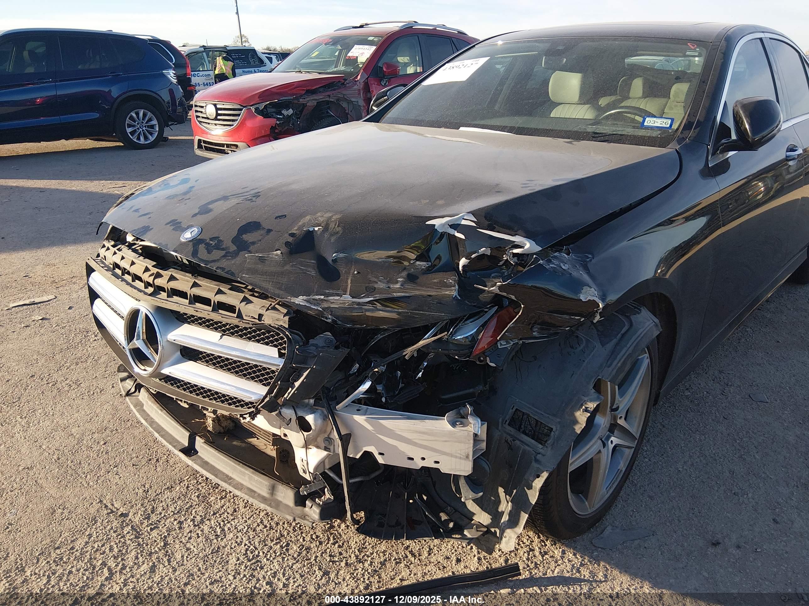MERCEDES-BENZ E image 6