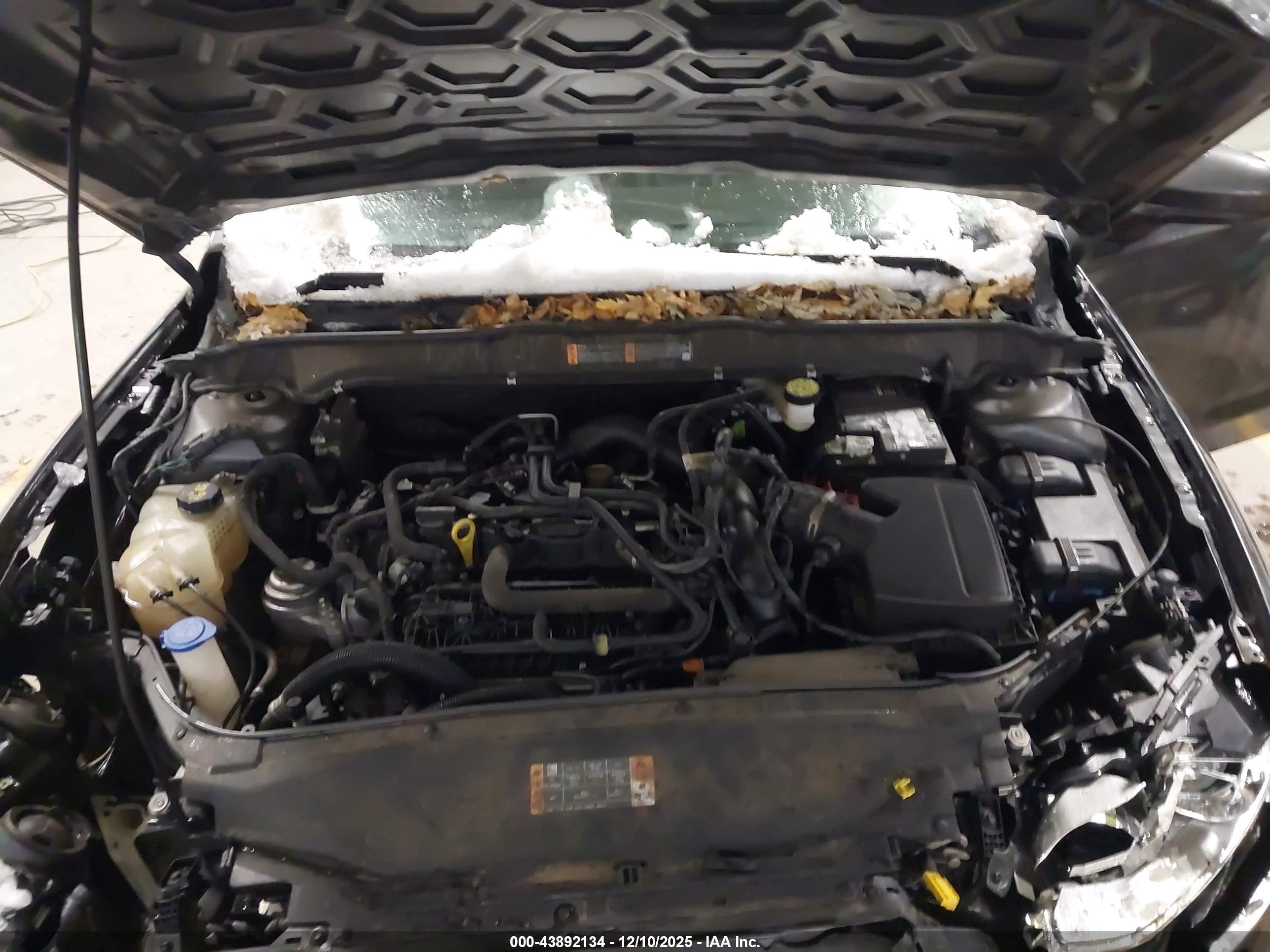 FORD FUSION image 10