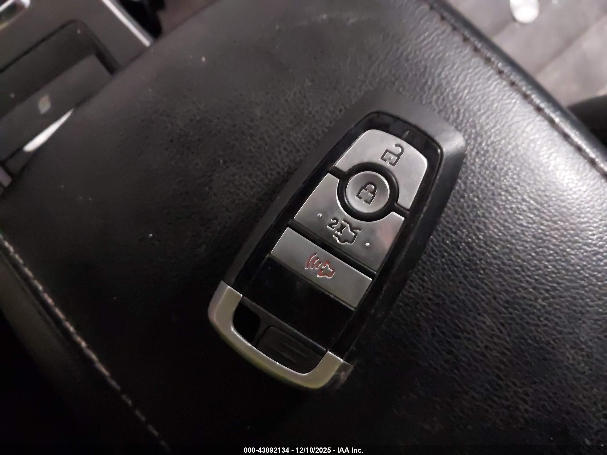 FORD FUSION image 11