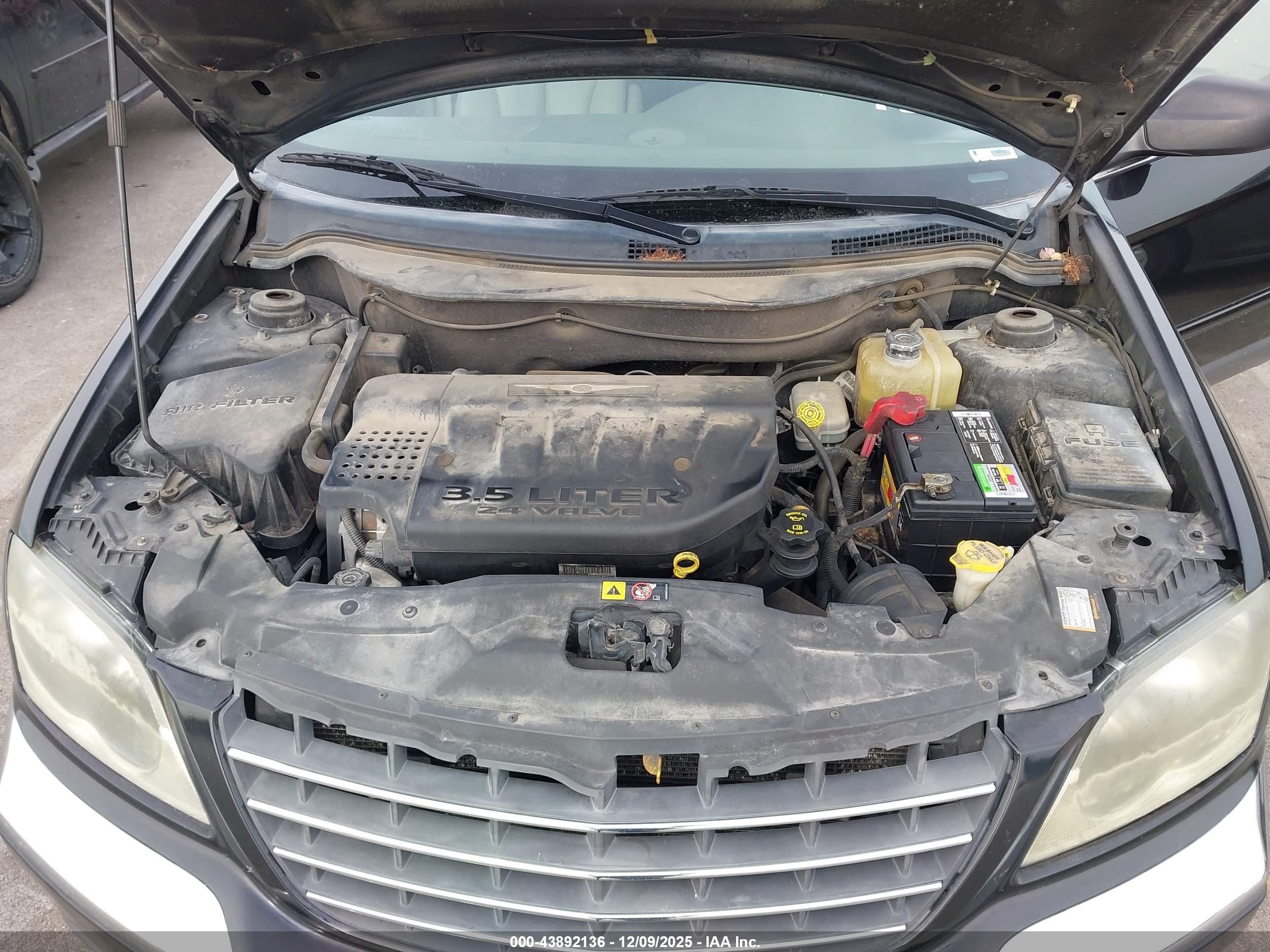 CHRYSLER PACIFICA image 10