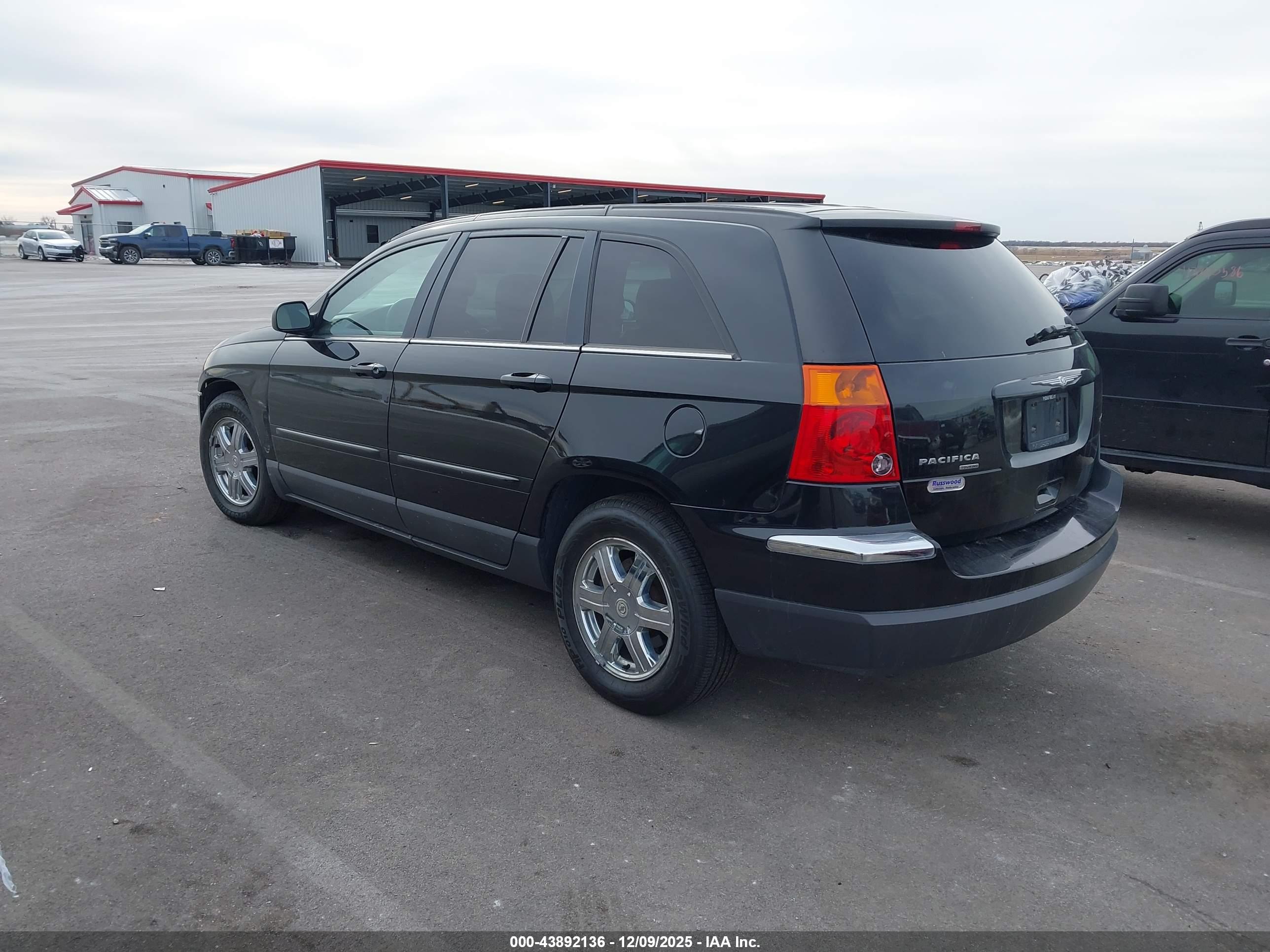 CHRYSLER PACIFICA image 3
