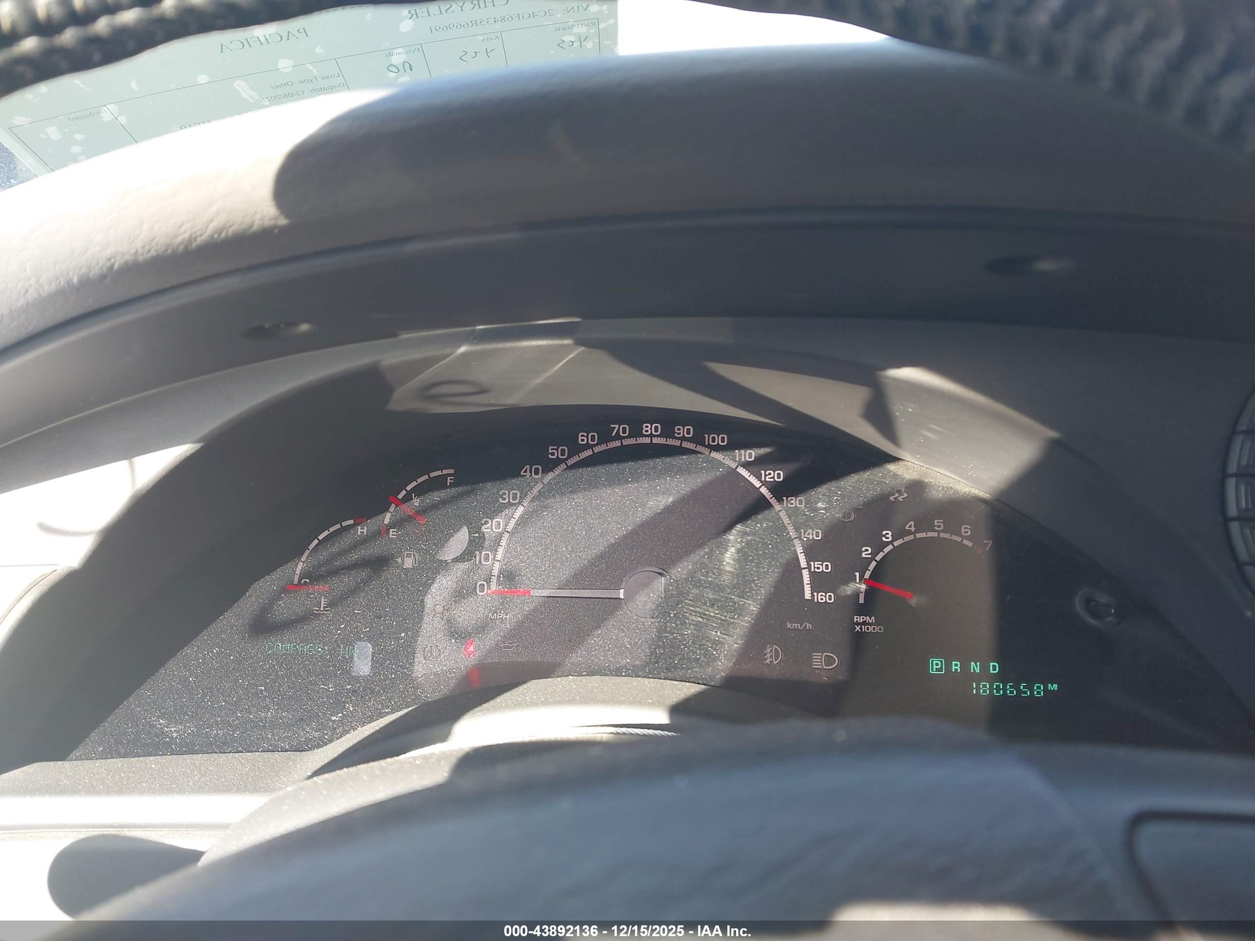CHRYSLER PACIFICA image 7