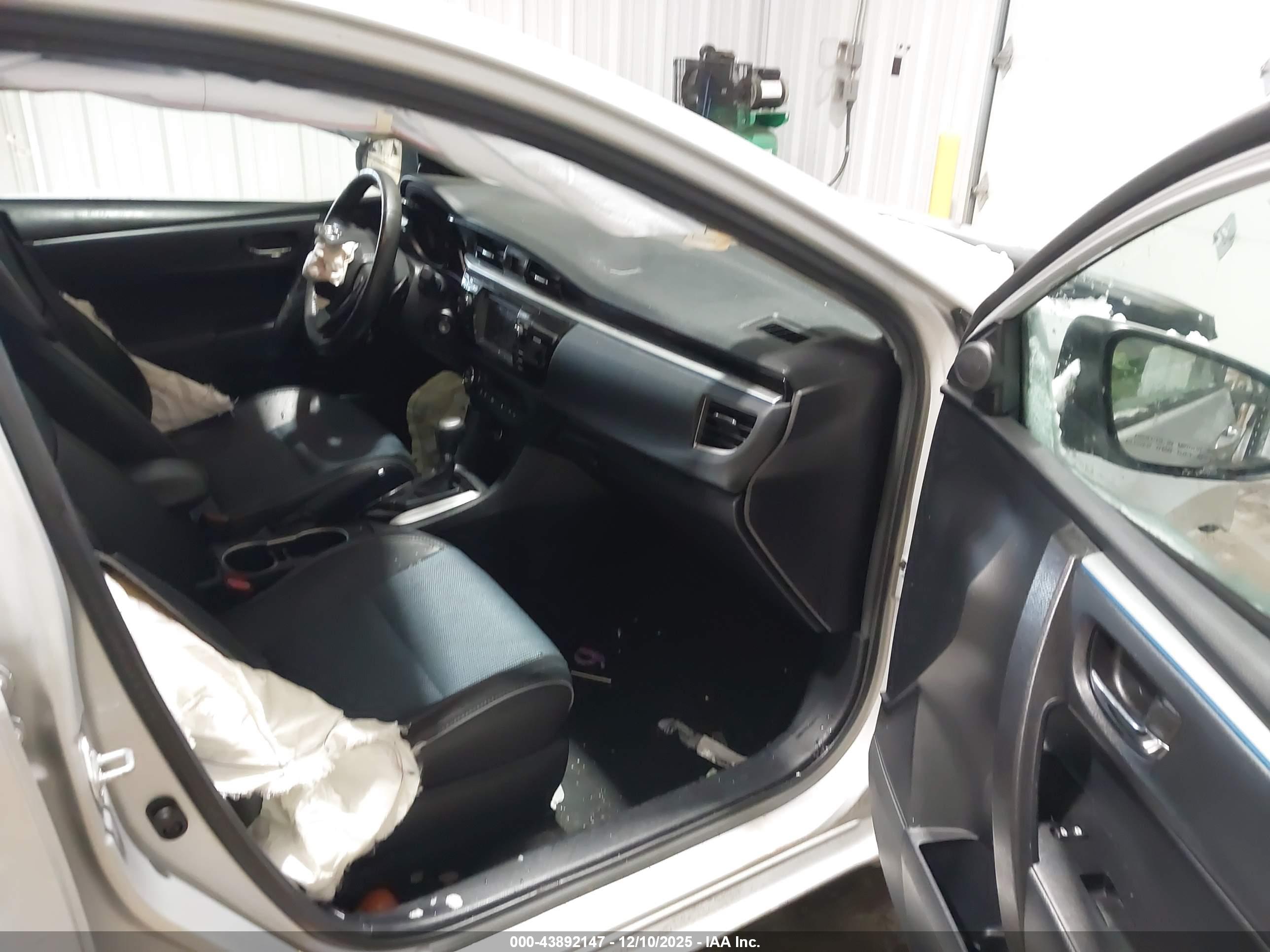 TOYOTA COROLLA image 5