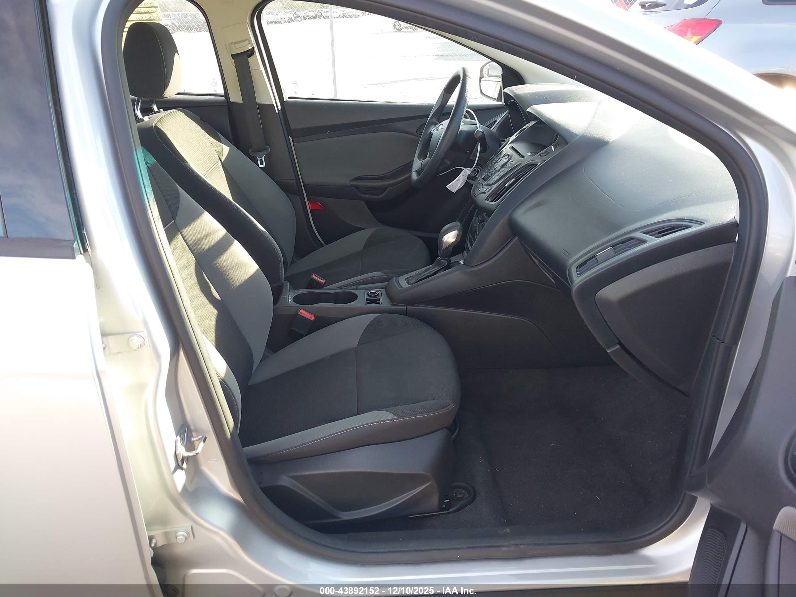 FORD FOCUS image 5