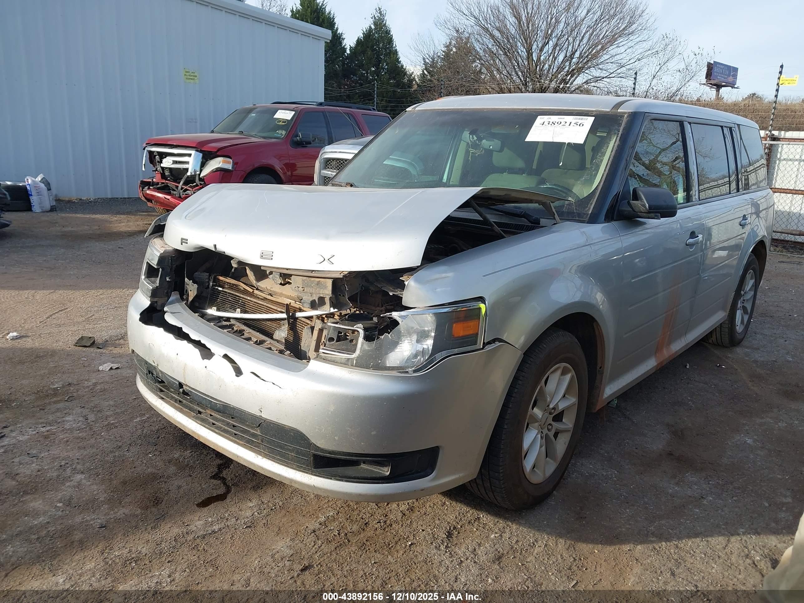 FORD FLEX image 2