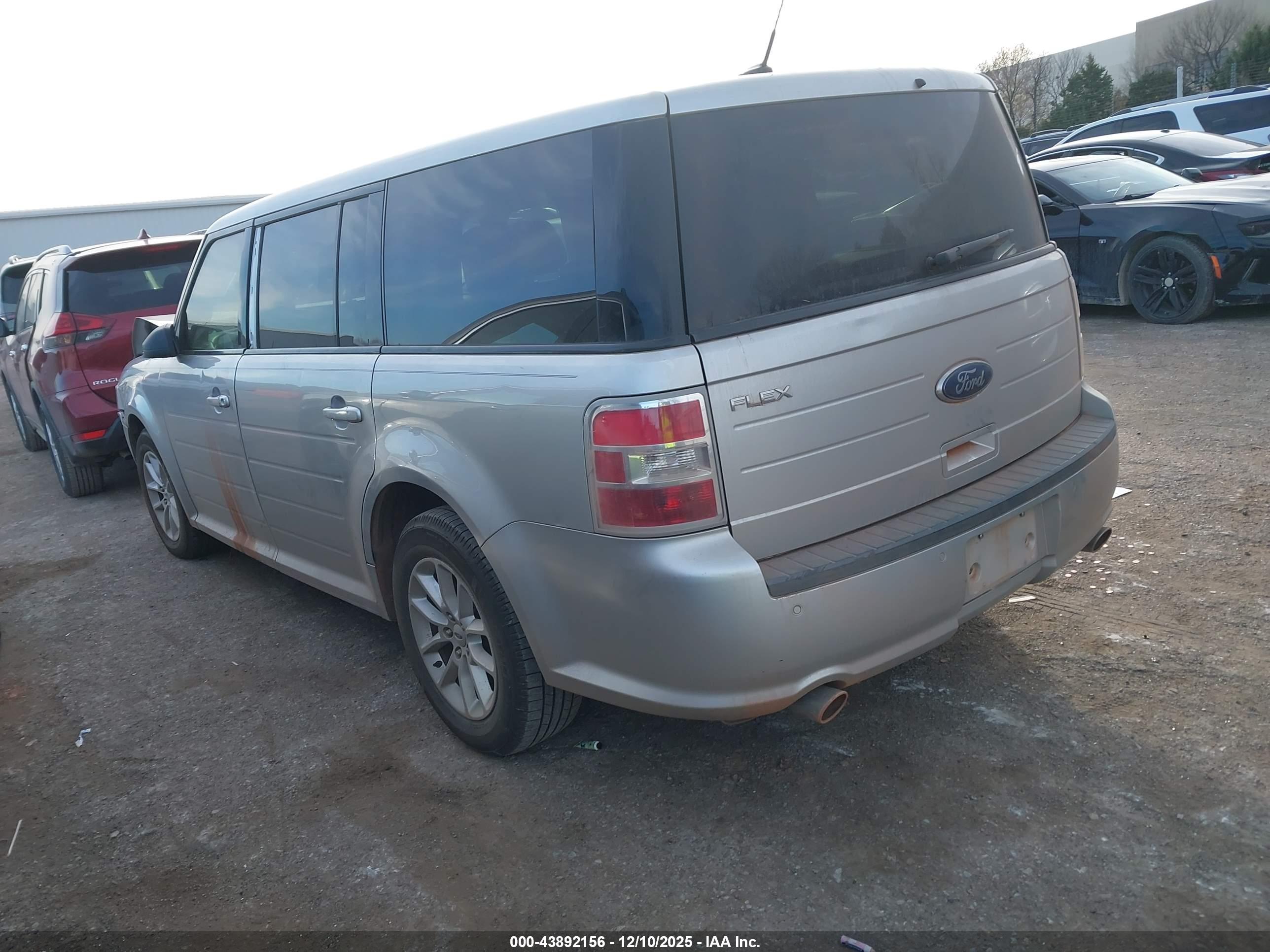 FORD FLEX image 3