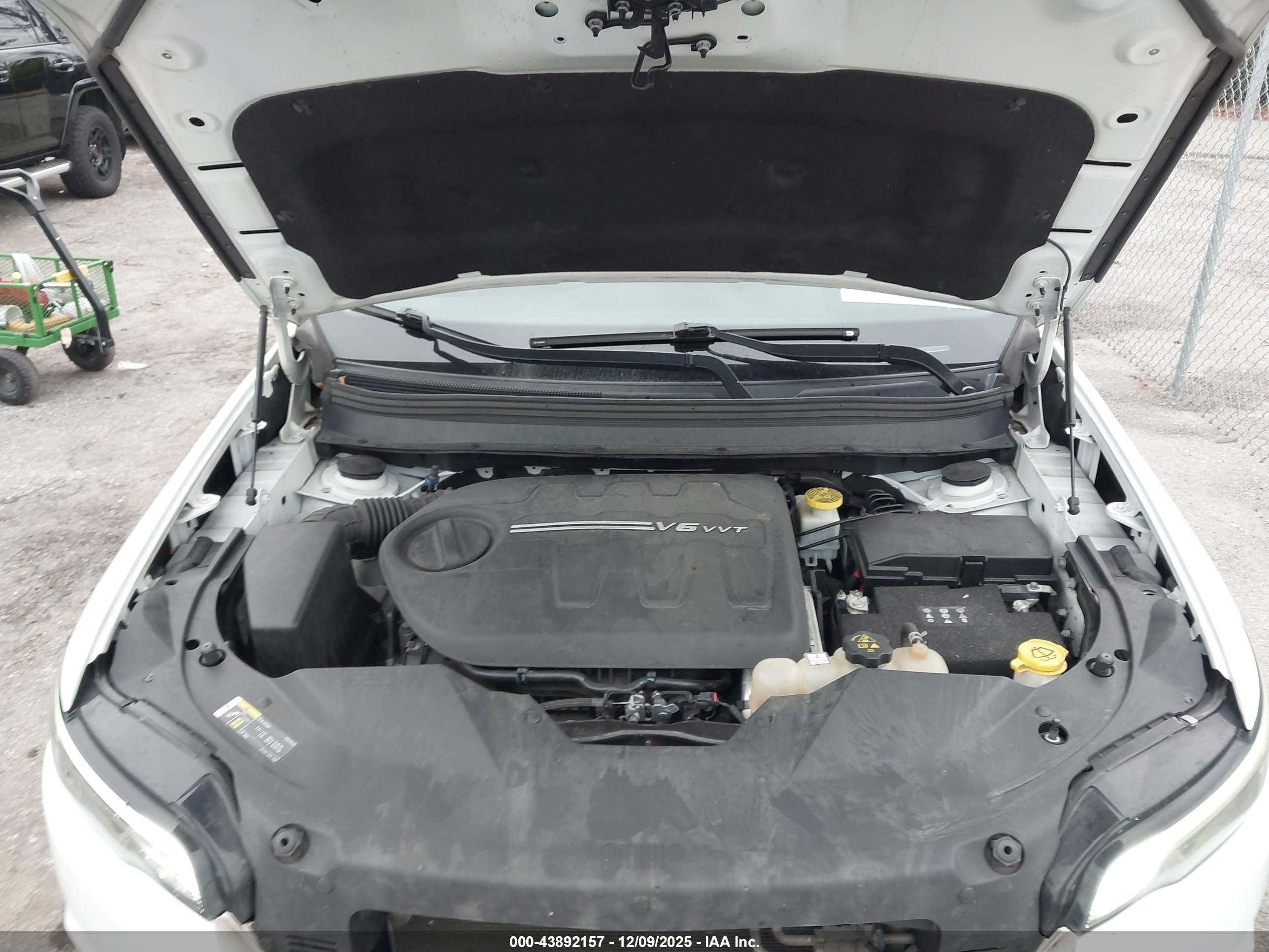 JEEP CHEROKEE image 10