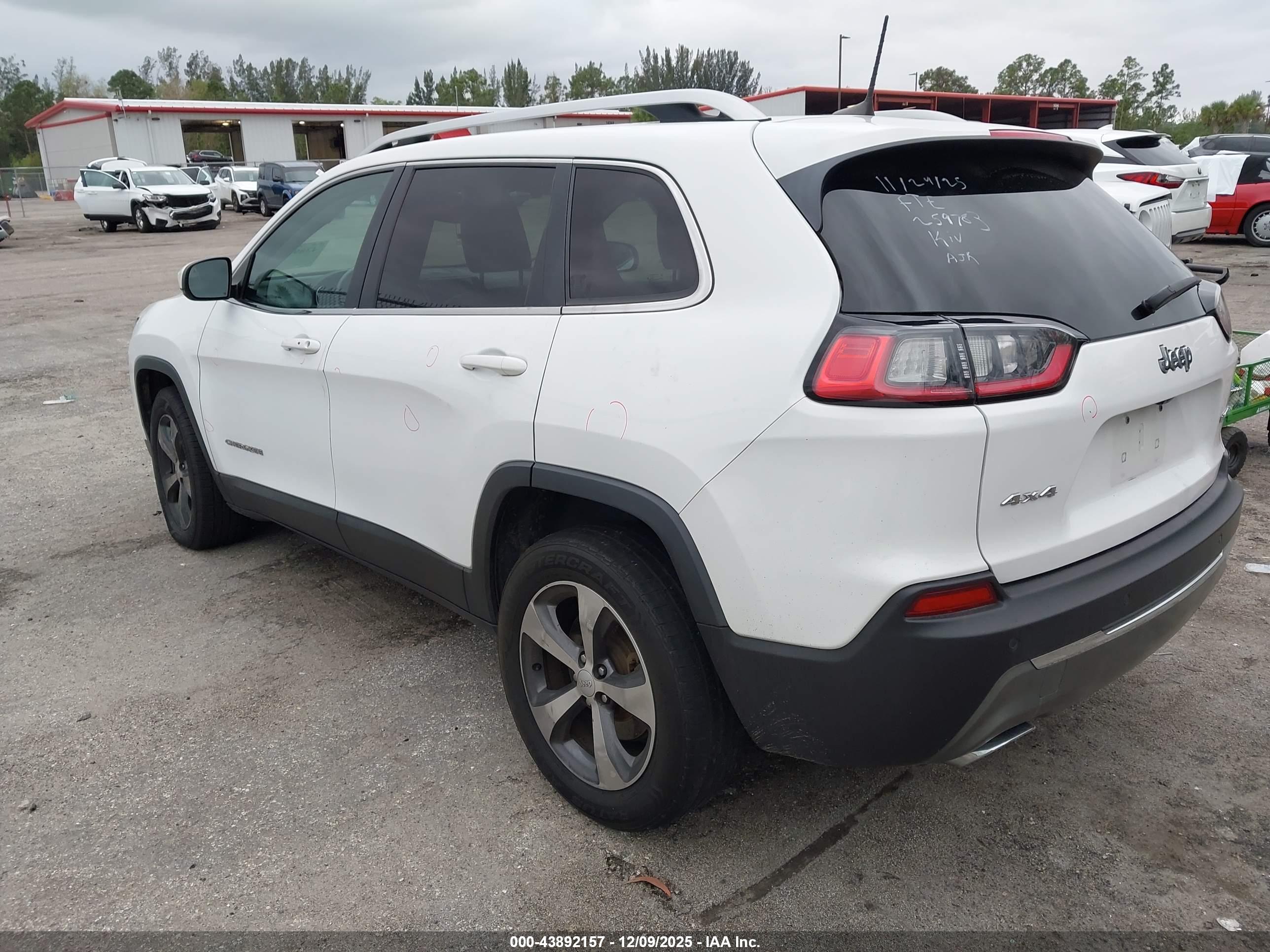 JEEP CHEROKEE image 3