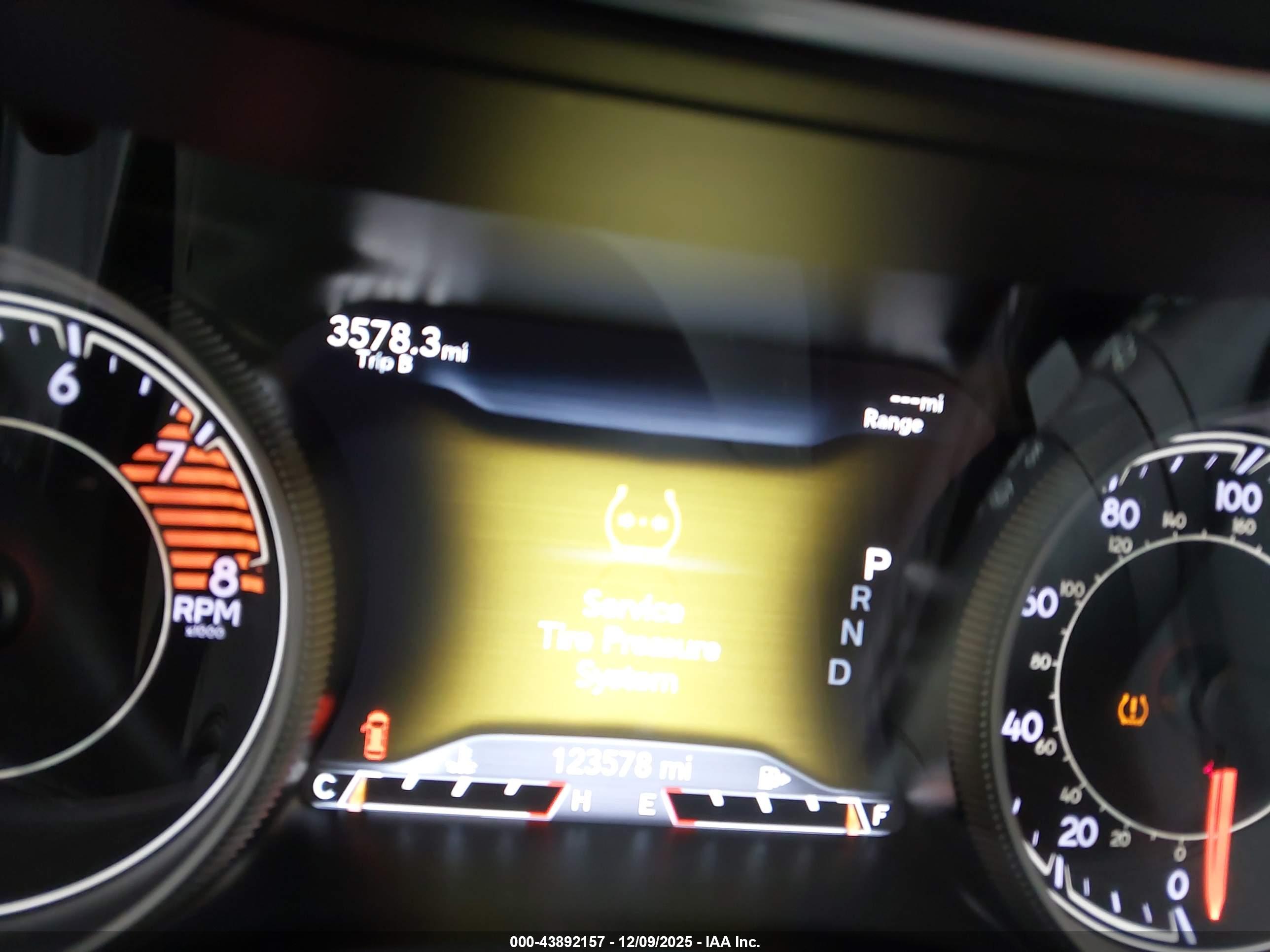 JEEP CHEROKEE image 7