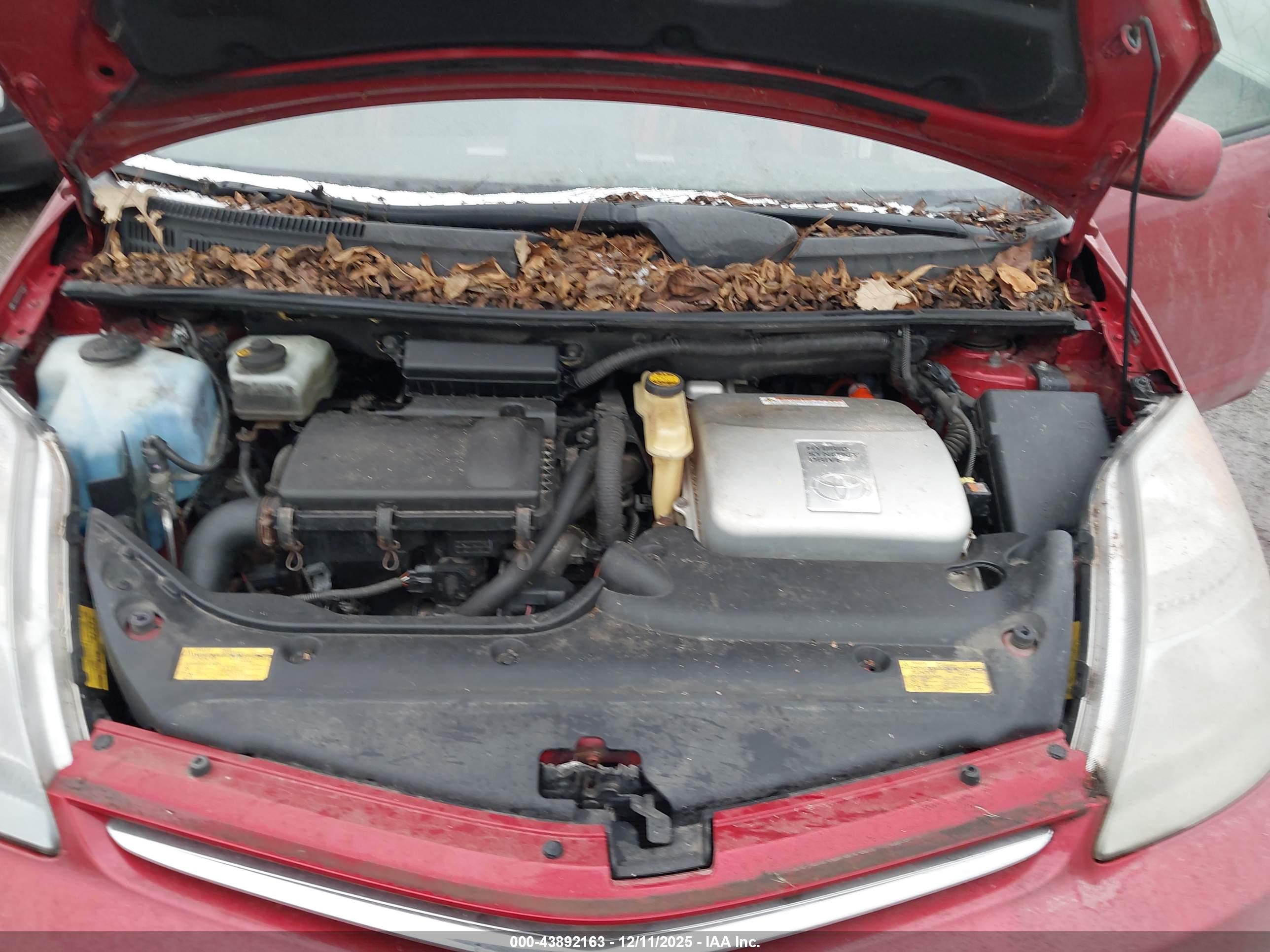 TOYOTA PRIUS image 10