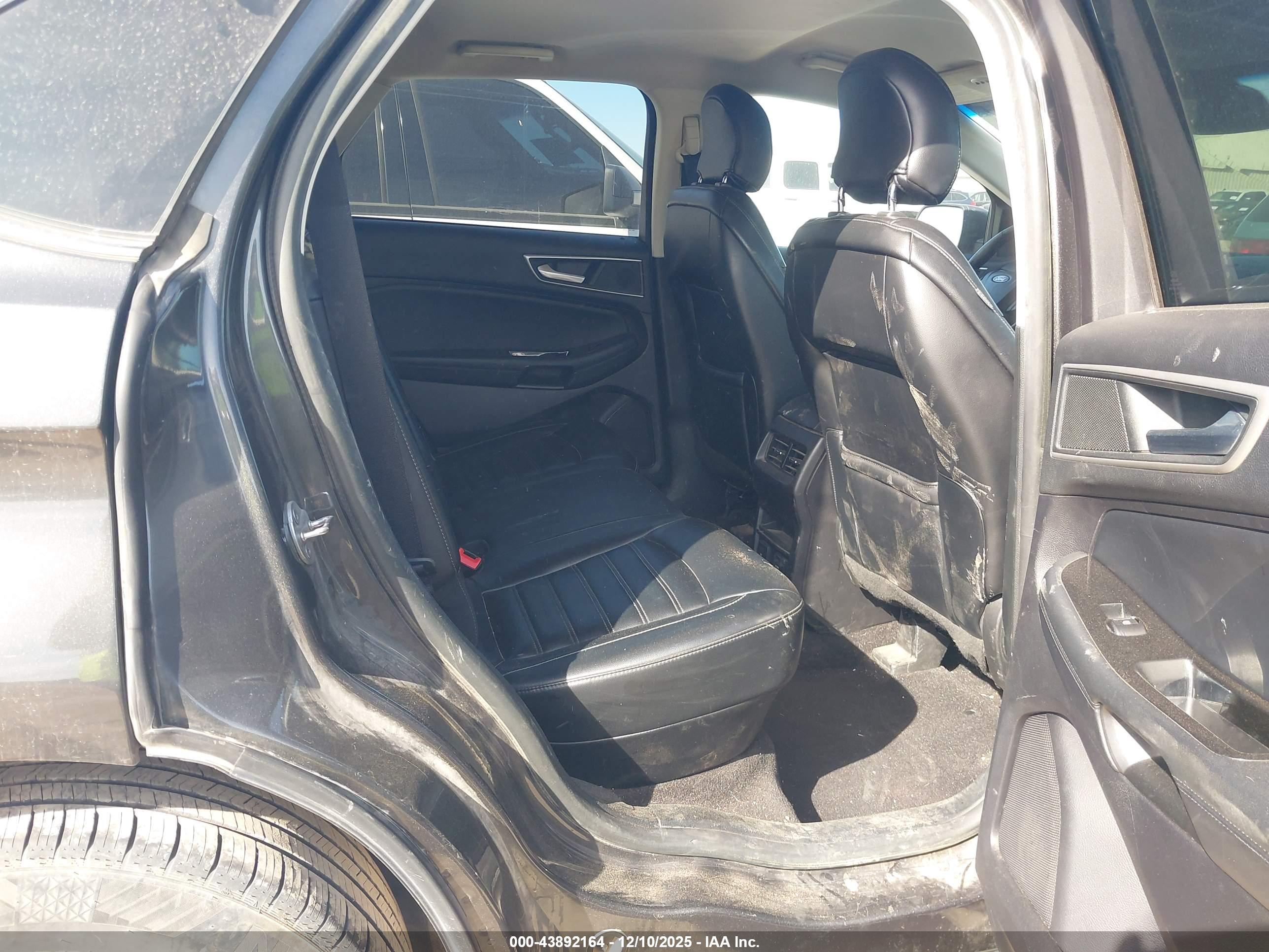 FORD EDGE image 8