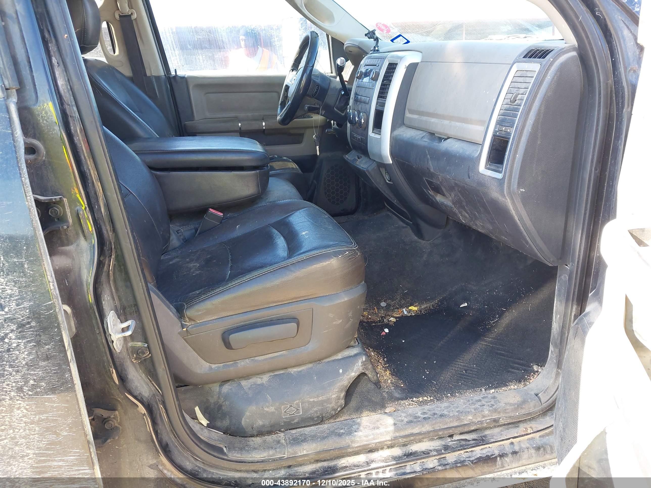 DODGE RAM image 5